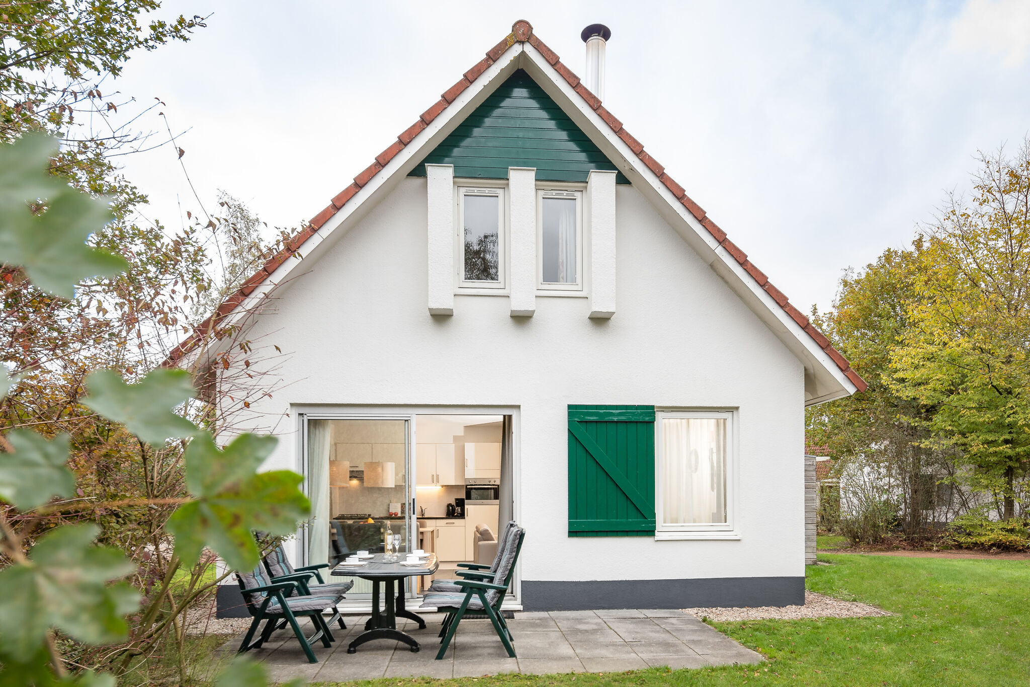 Modern vakantiehuis in Hoogersmilde met tuin