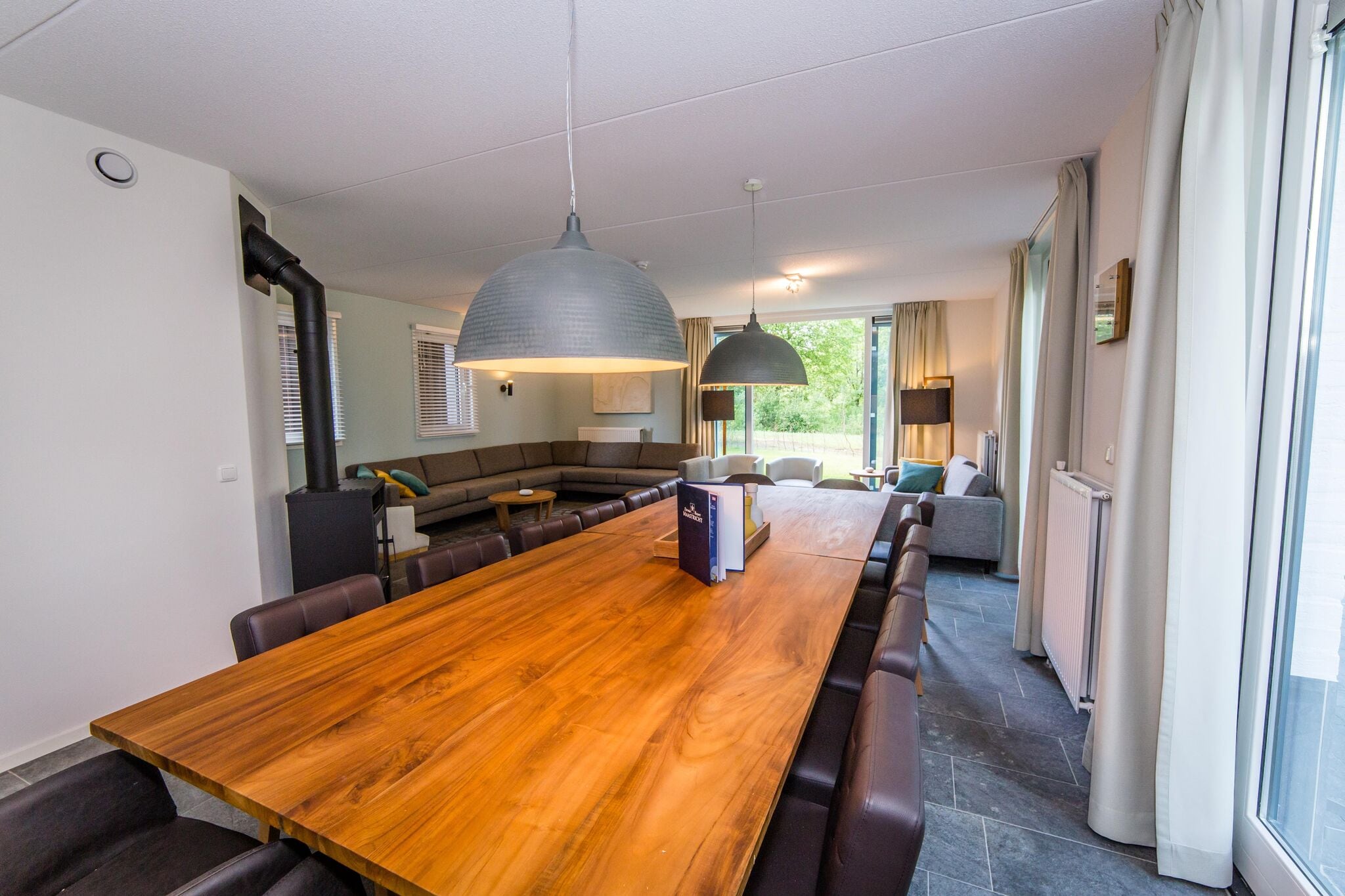 Lush holiday home 4km from Maastricht