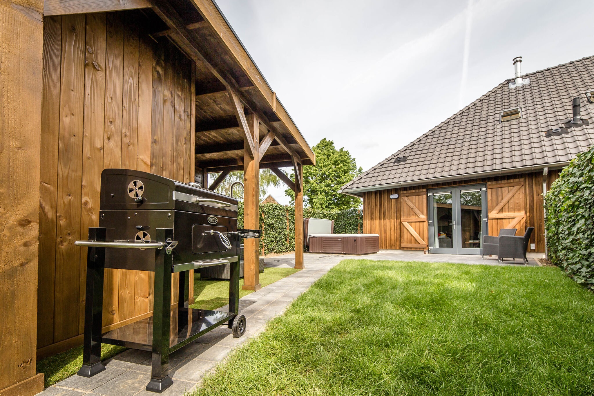 Holiday home with sauna and hottub