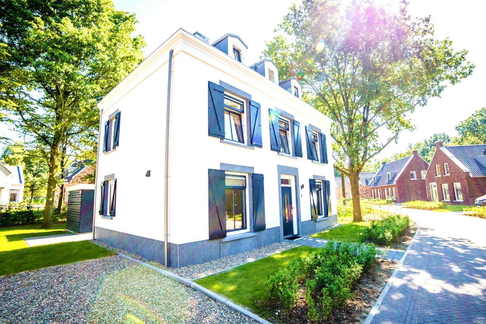 Lush holiday home 4km from Maastricht