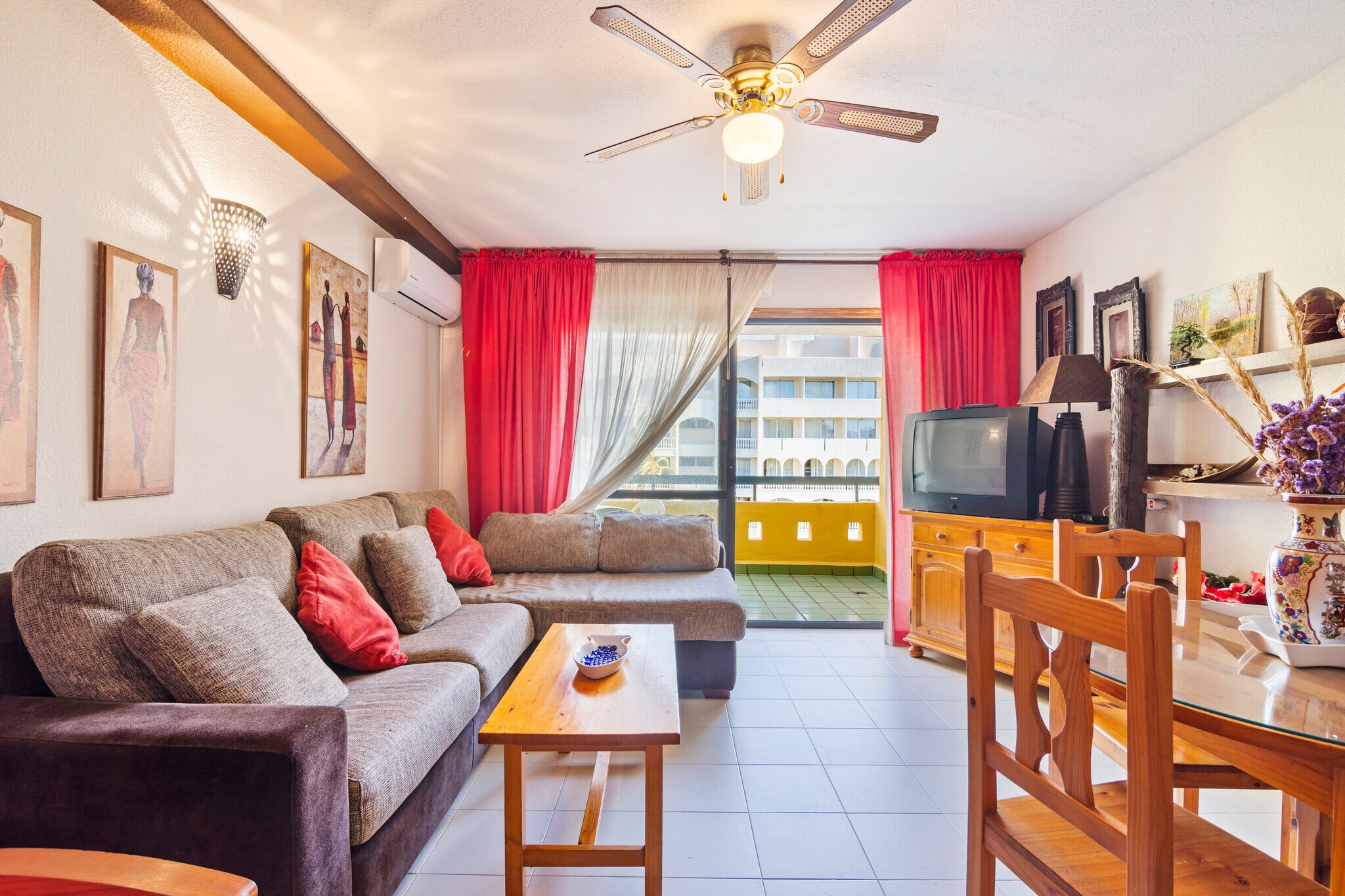 Bel appartement avec balcon à Roquetas De Mar