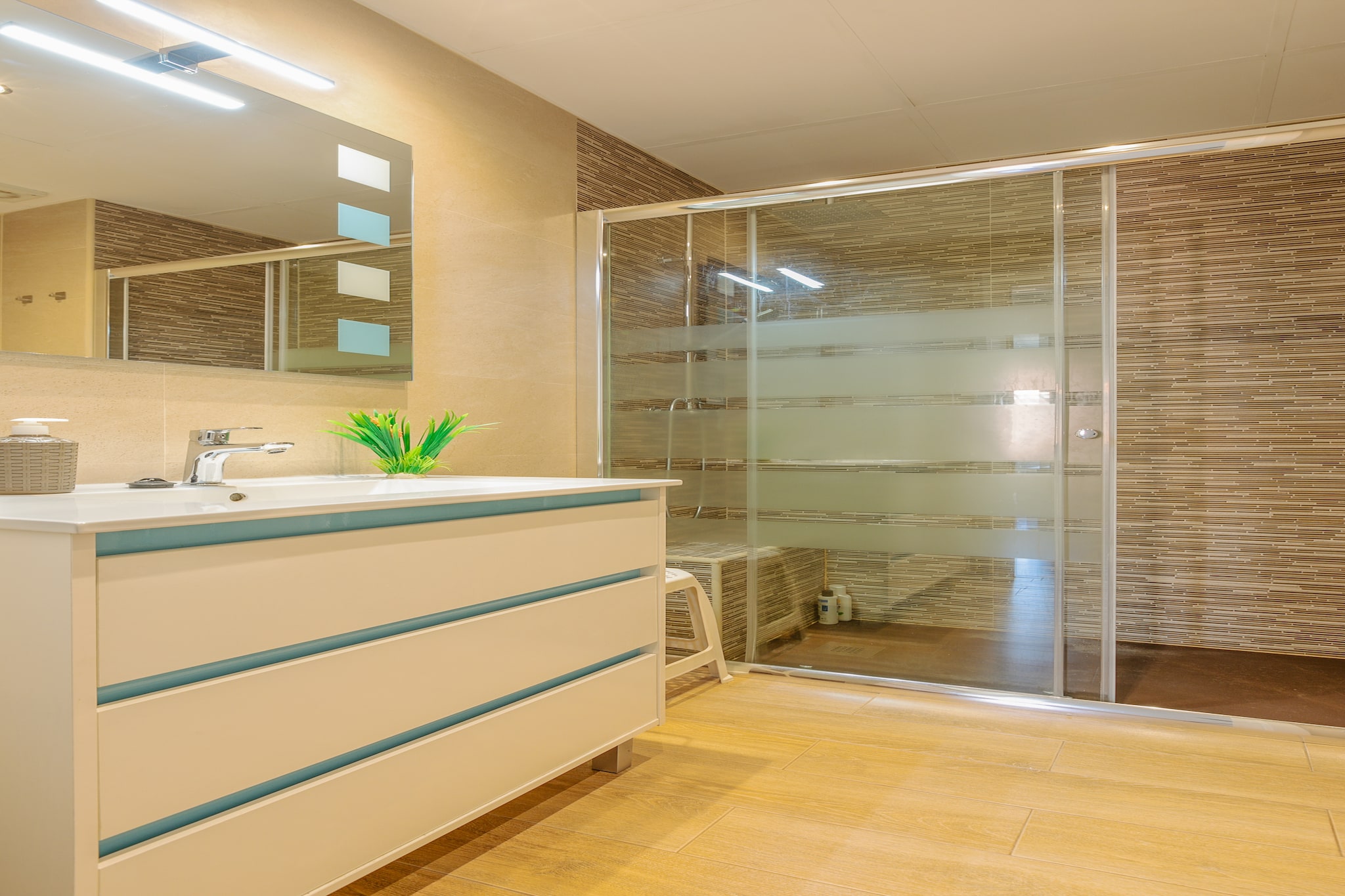 Cozy apartment-Bathroom