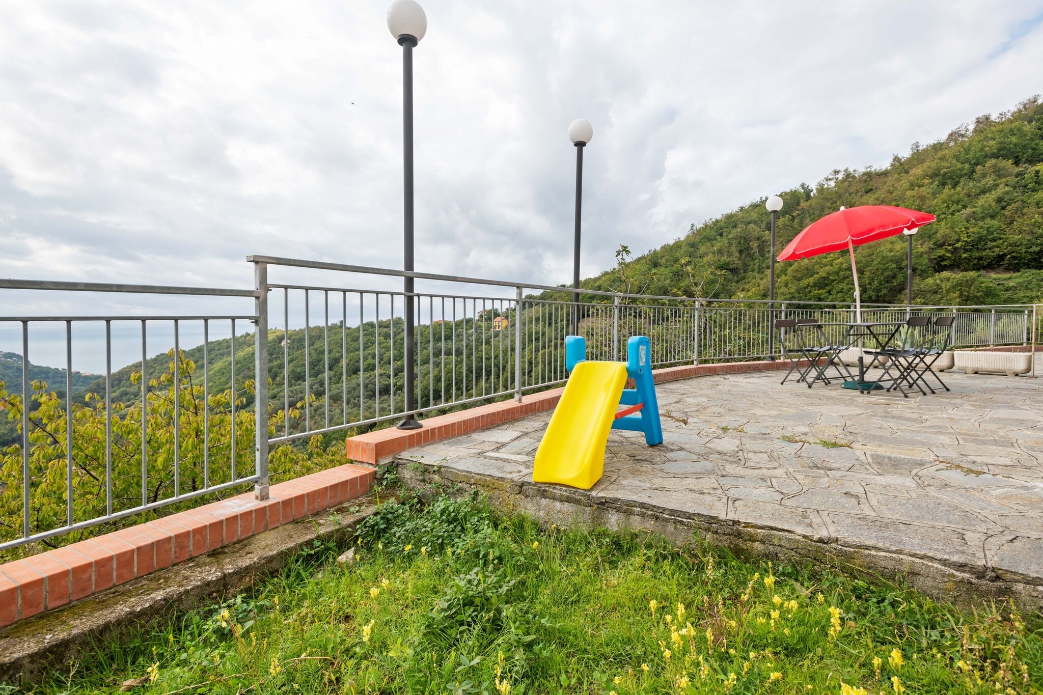 Traditionelles Ferienhaus in Moneglia mit eigener Terrasse