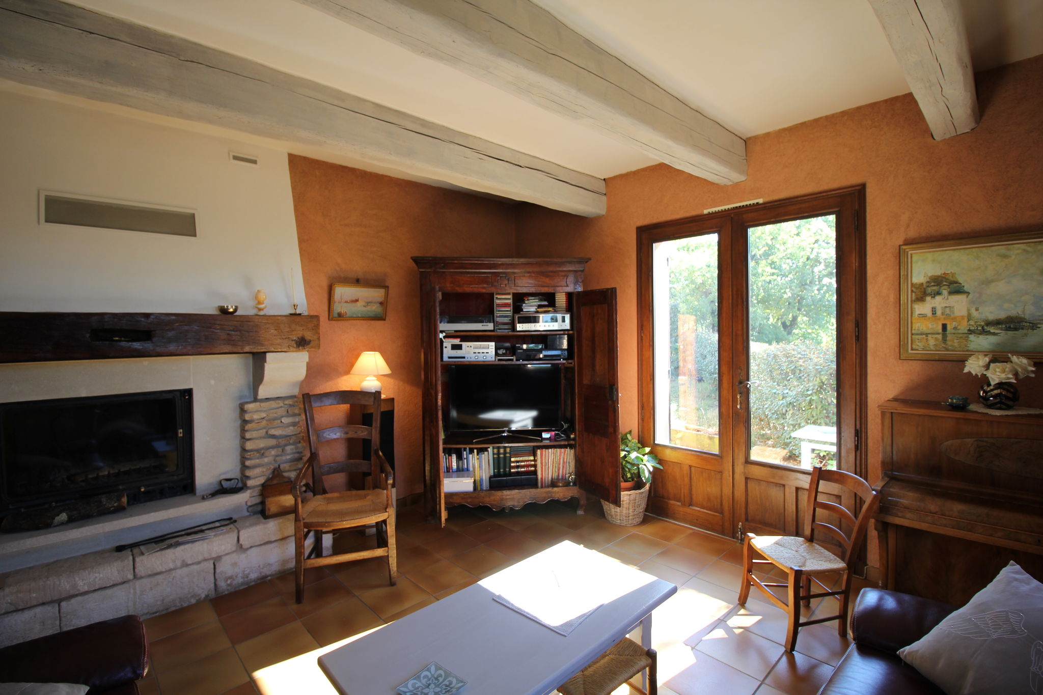Detached holiday home with private pool in the village of Roussillon
