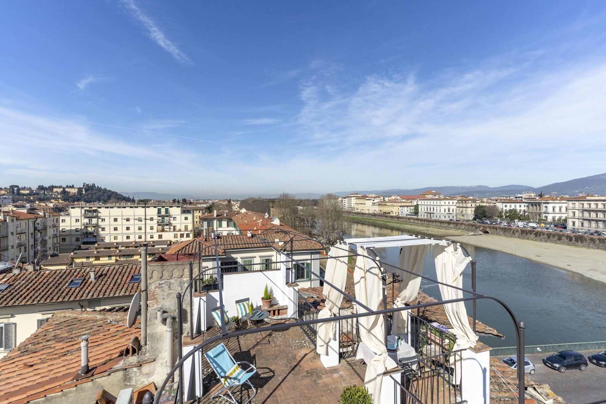 Delightful Apartment in San Frediano  with Balcony
