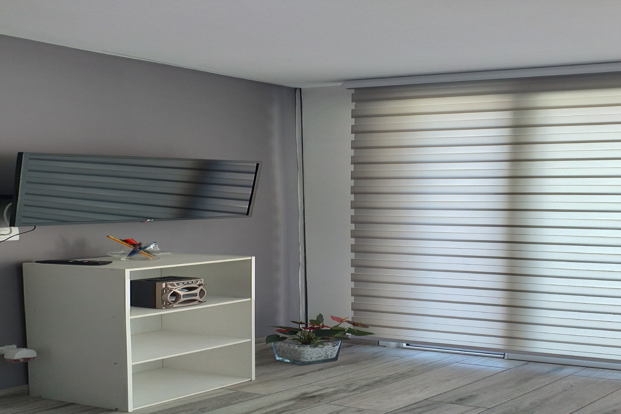 Ground floor: (Kitchen(stove, coffee machine, espresso machine, oven, microwave, dishwasher, fridge, freezer), Living/bed room(double sofa bed, TV, dining table, seating area, air conditioning), bathroom(shower, washbasin, toilet, bidet))\n\ngarden(500 m2), parking