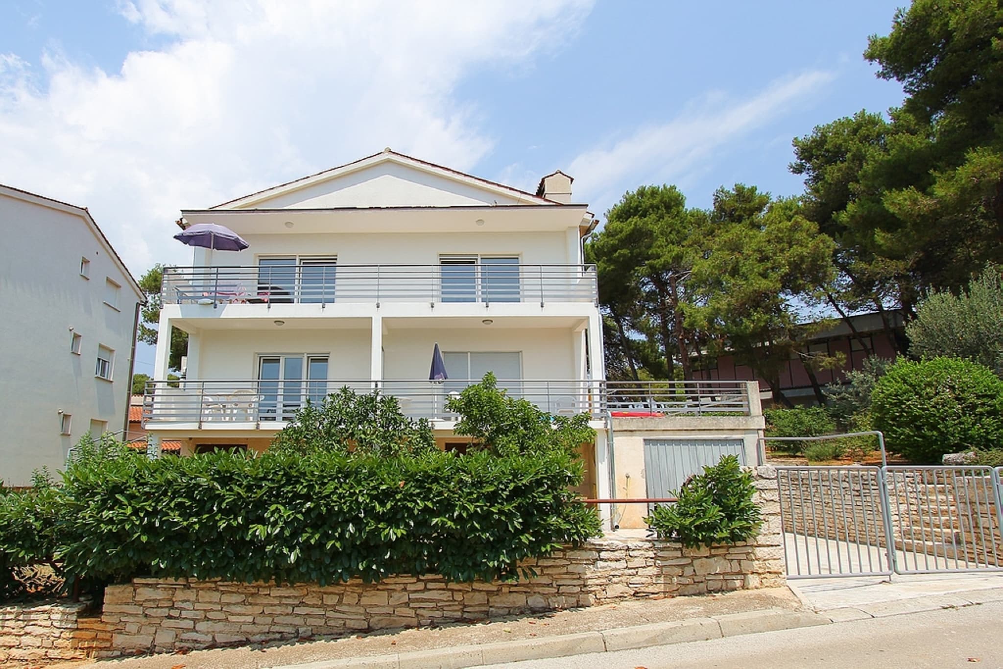 Apartment in Pula with Garden