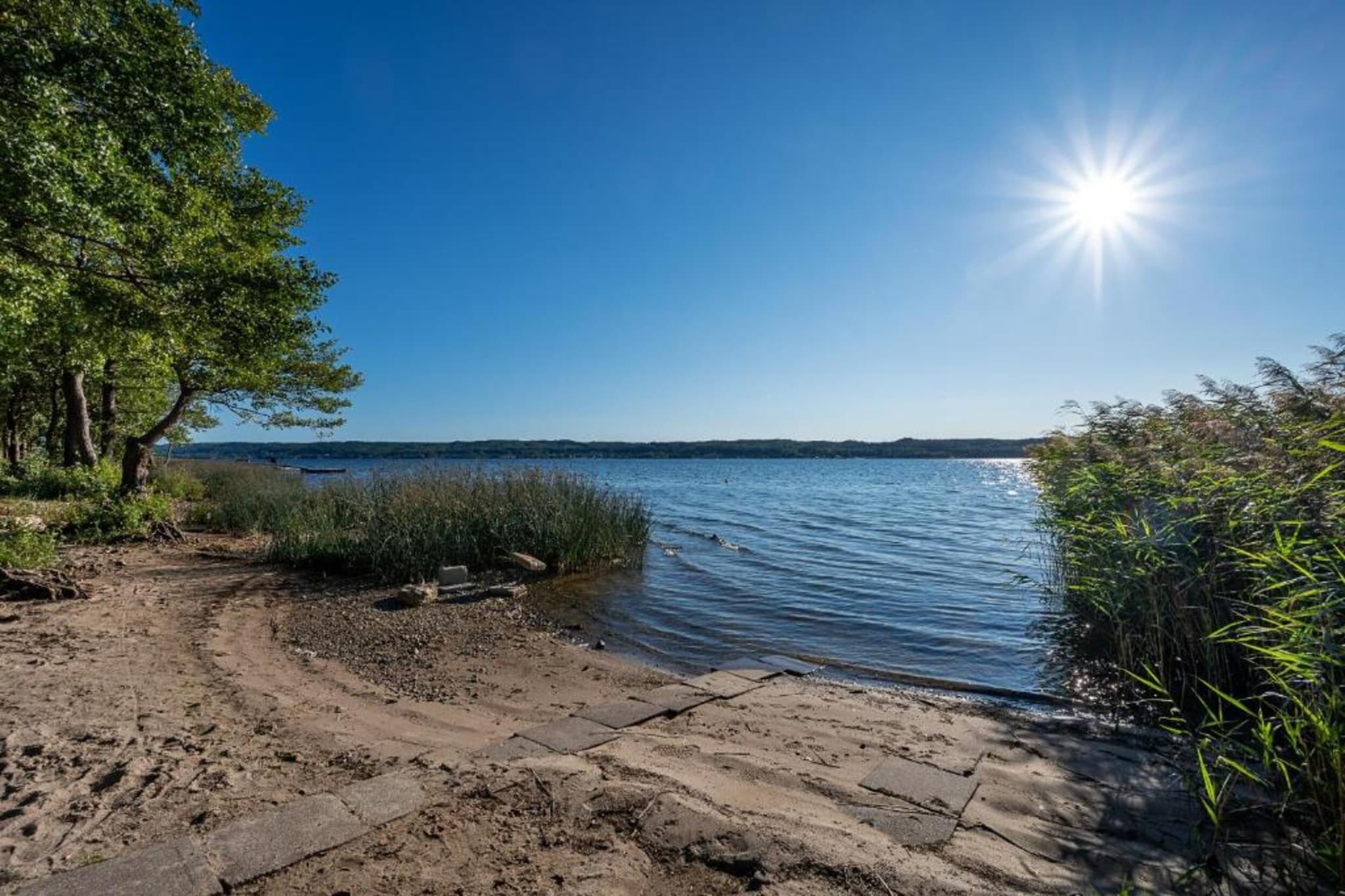 Holiday house by the lake-Zones d'été à 20 km