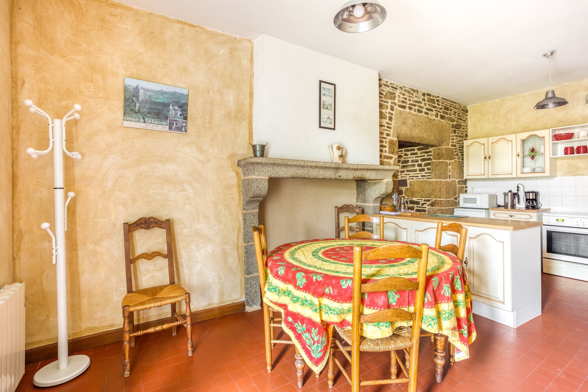 Maison Tourelle Saint-James - Salle à manger