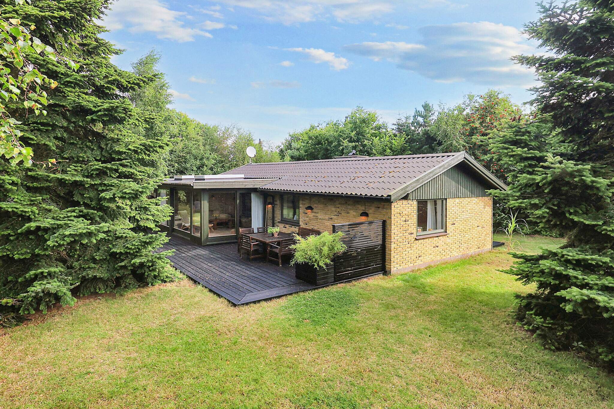 Helle Hutte mit Gartenterrasse-By Traum