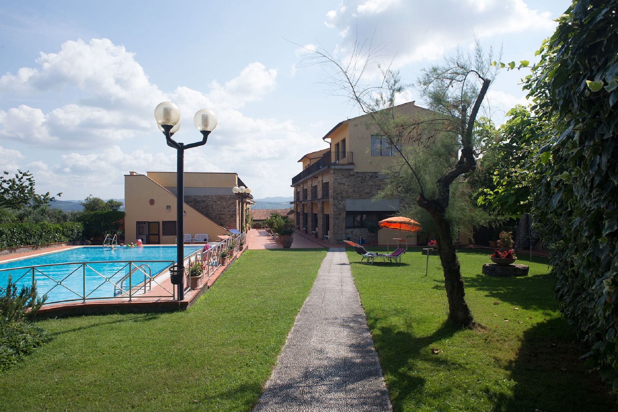 Appartement in San Donato in Poggio met gedeeld zwembad