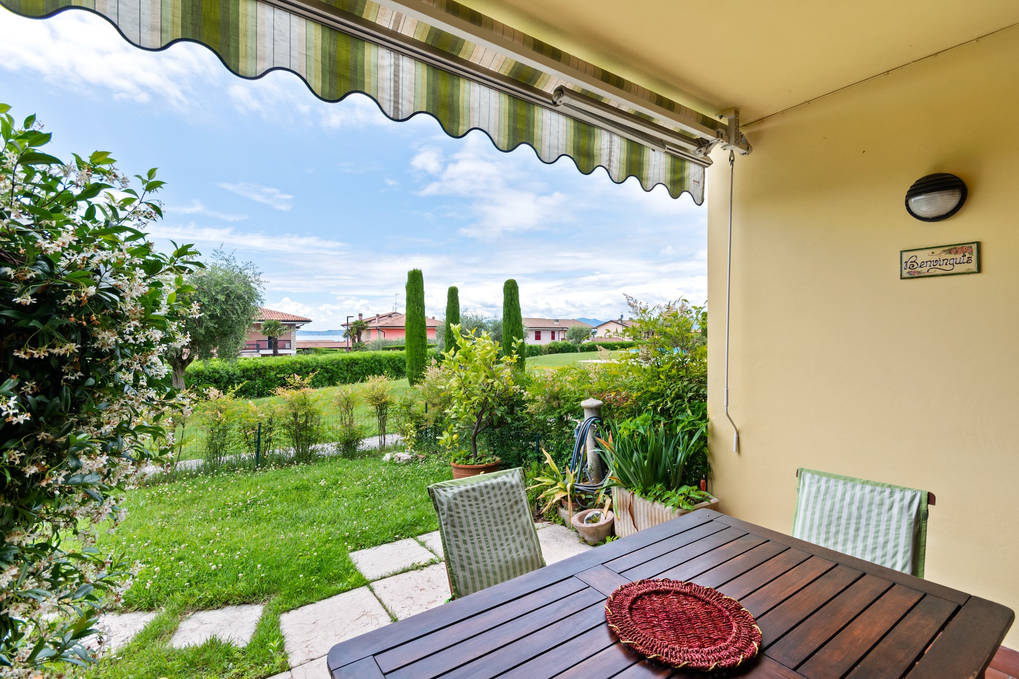 Apartment in Lazise with Lake View & Pool