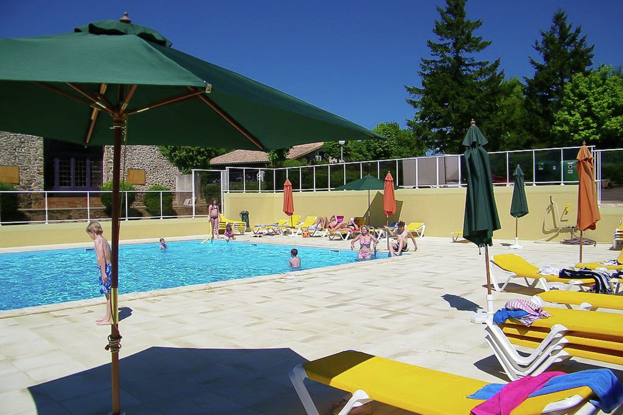 Aangenaam vakantiehuis met zwembad vlakbij de Dordogne