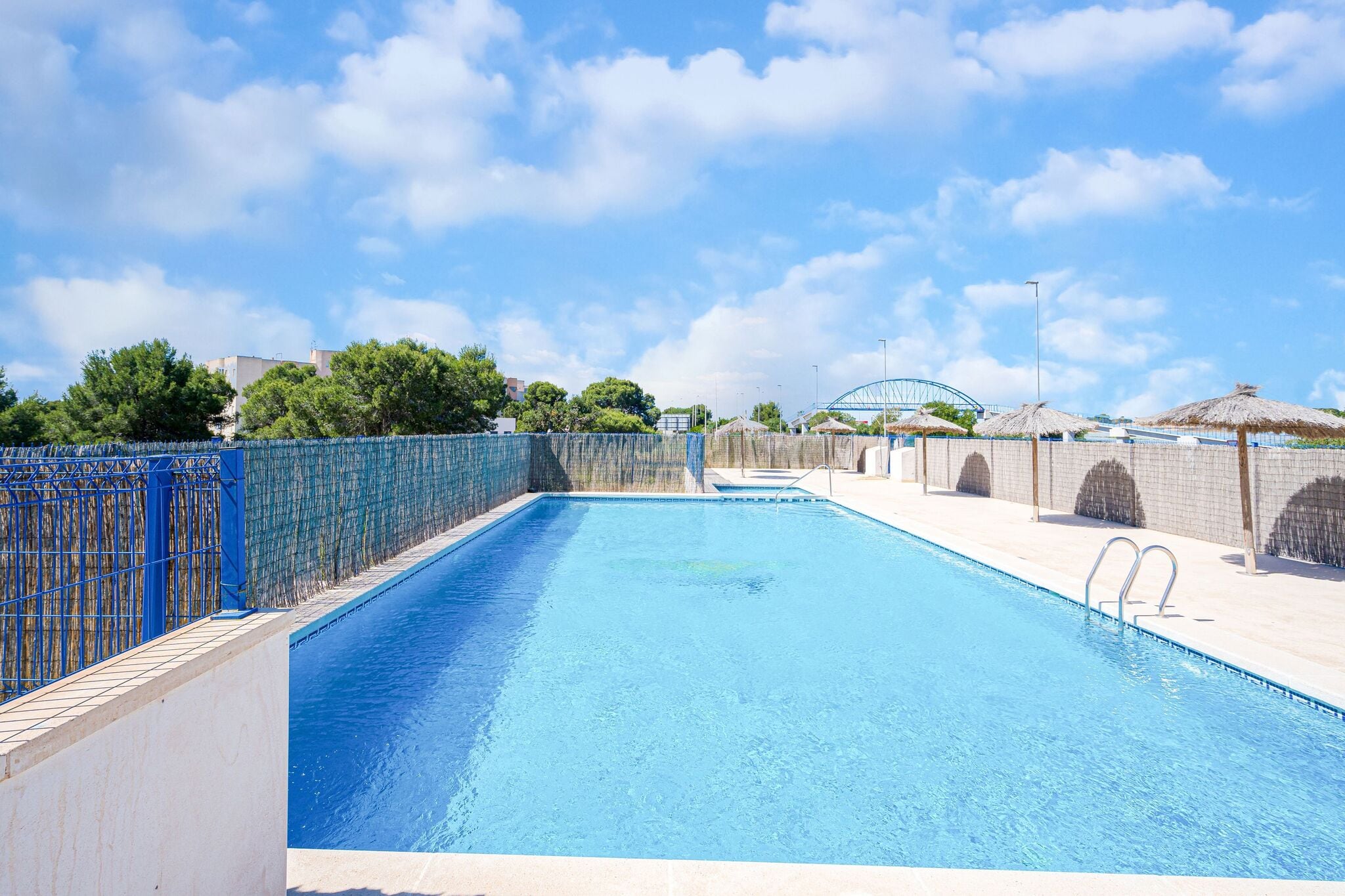 Prachtig appartement in Dehesa de Campoamor met een zwembad