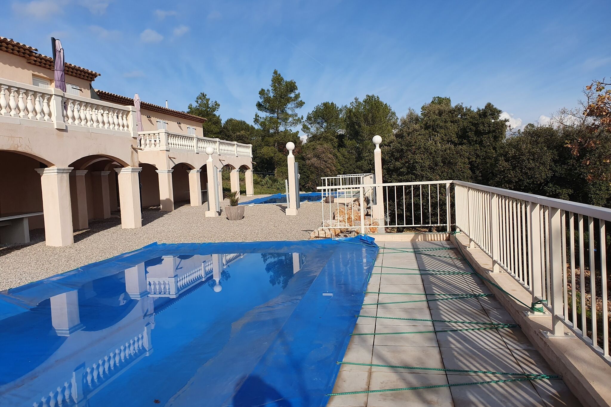 Villa chic au Cannet des Maures avec piscine et terrasse