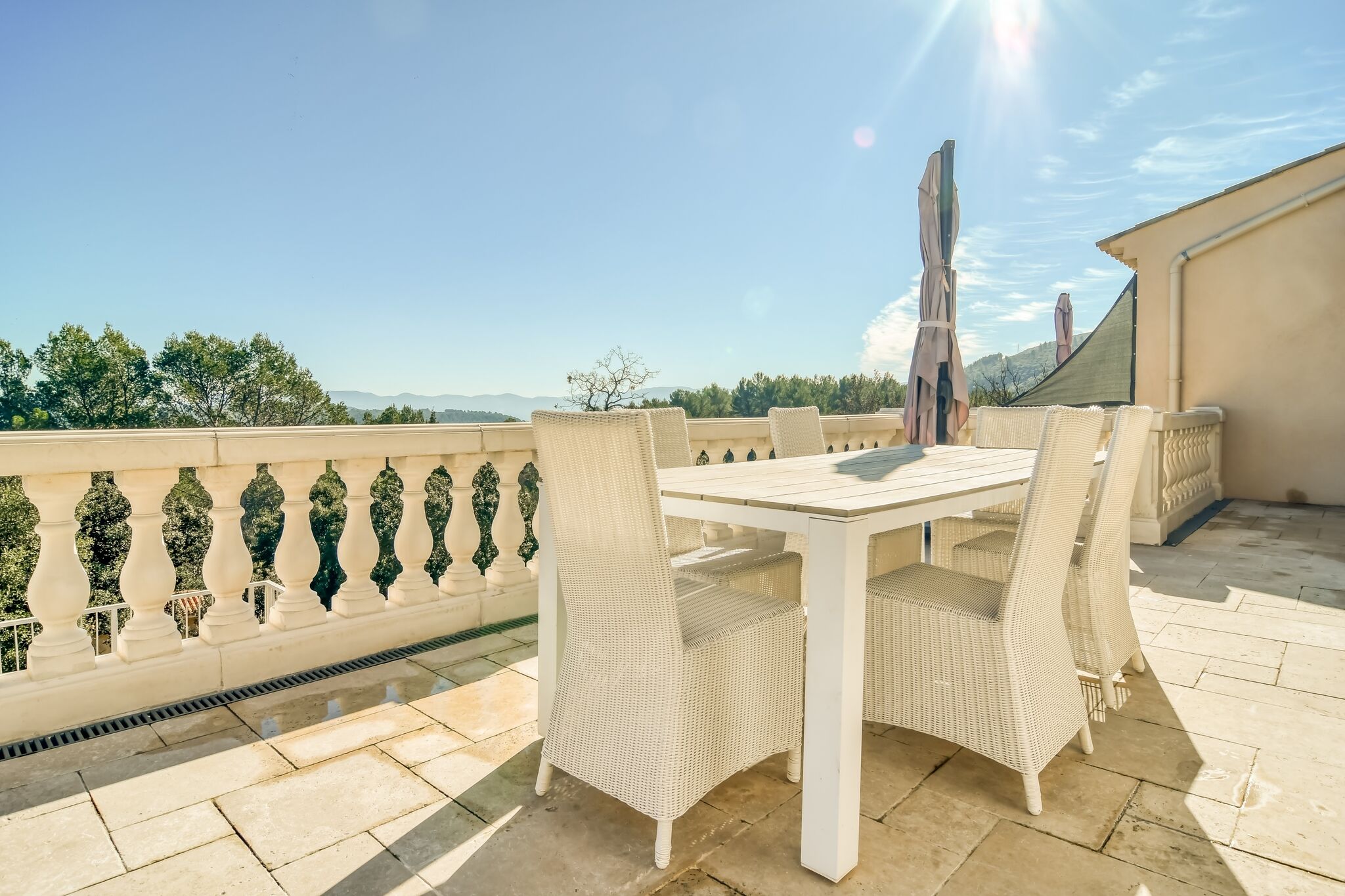 Villa chic au Cannet des Maures avec piscine et terrasse