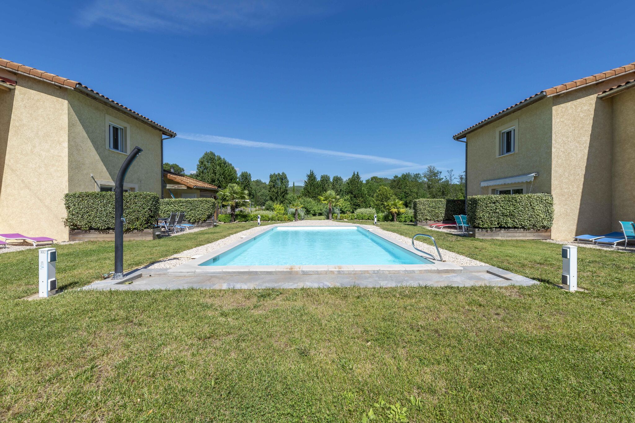 Sfeervol vakantiehuis in Gagnières met een zwembad