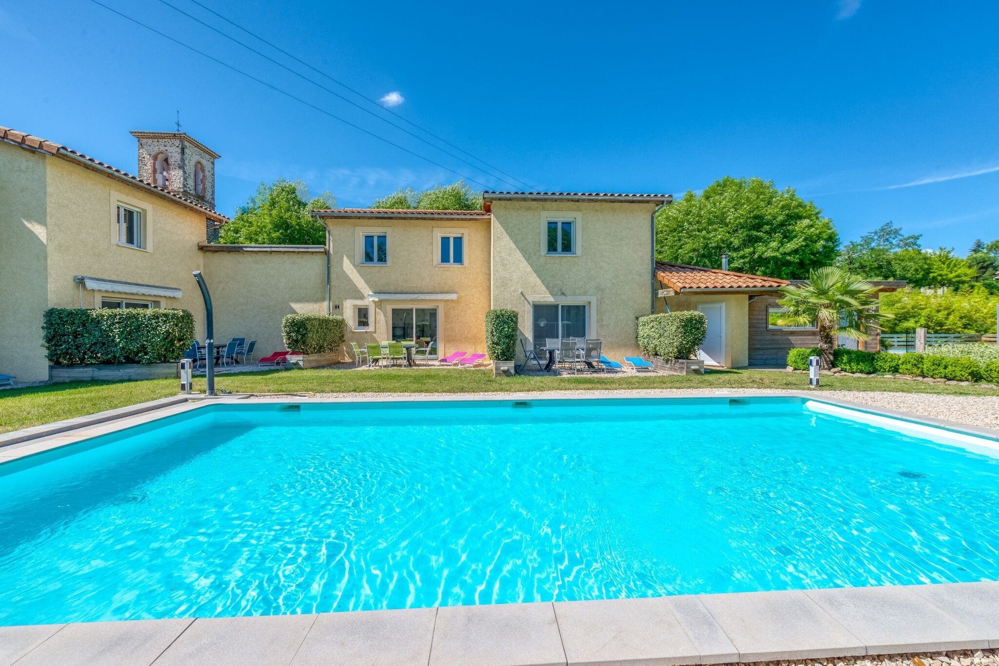 Comfortabel vakantiehuis in Gagnières met een zwembad