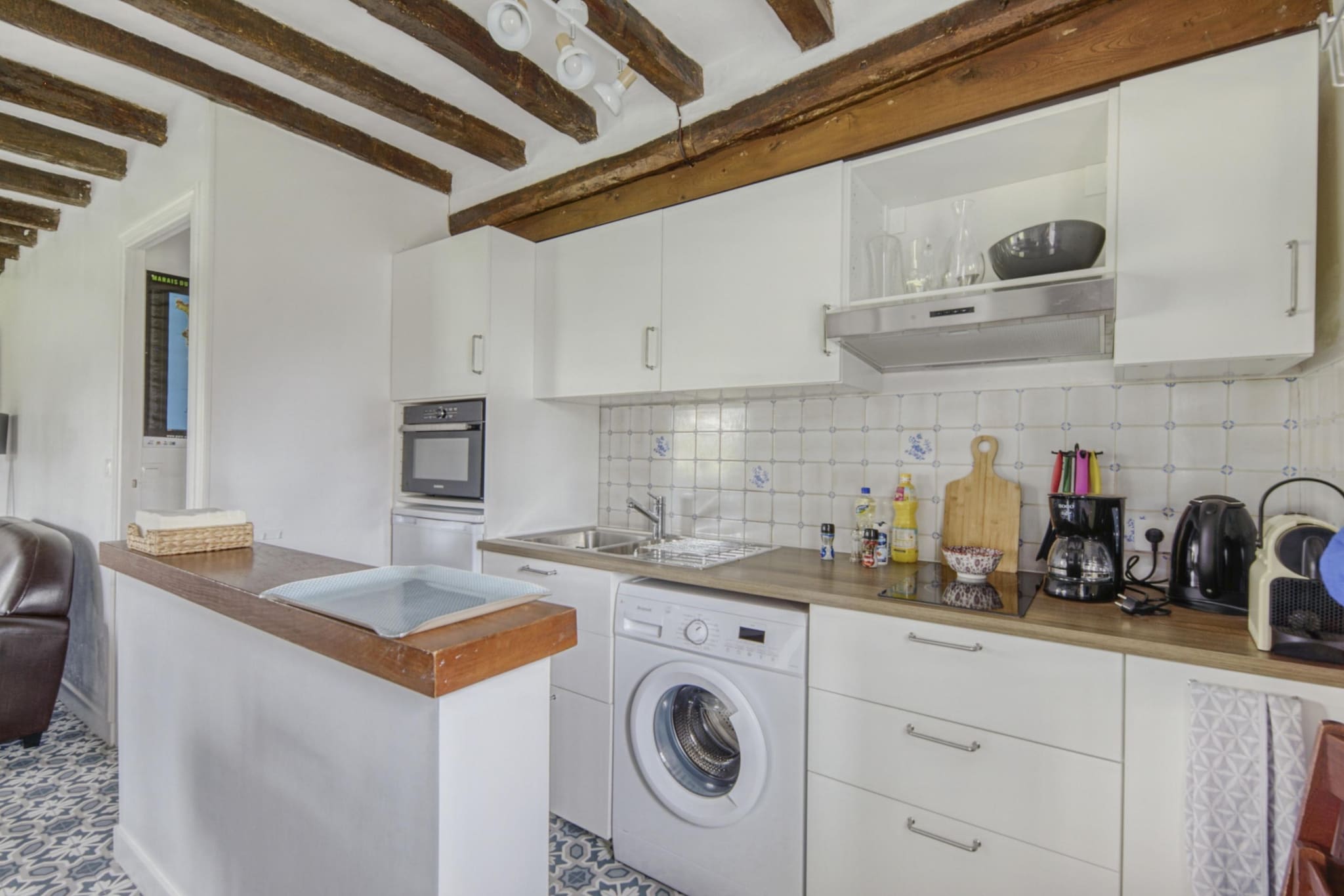 An optional utilities and service fee of EUR 65,00 will be charged before your arrival. Details are given below.<br> Set in the tranquil village of Aignerville, this charming holiday home welcomes up to 4 guests with a private illuminated garden-perfect for relaxing evenings or intimate dinners under the stars. The peaceful surroundings offer a great retreat for families or couples seeking quality time together. Just 18 km away, Bayeux invites you to explore its vibrant town center, shop your favorite brands, and dive into local culture. History buffs will appreciate the proximity to Omaha and Gold Beach, as well as the Normandy American Cemetery (6 km) and Bayeux's extensive war museum showcasing powerful exhibits from WWII. Inside, the home stays warm and cozy during winter thanks to its heating system. Parking is available on-site next to the gÃ®te. Guests are kindly asked to dispose of trash in the black bin before departure. Address: Rue du jardin Poulard, 14710 Aignerville, Normandy Nearest Airport: Caen-Carpiquet (42.9 km) A peaceful base to explore Normandy's rich history and natural beauty. <br><b> Optional Utilities & Service Package </b><br><b> An optional utilities and service package of EUR 65,00 </b> can be selected prior to your arrival. You will receive a separate communication with the payment link should you wish to include it.<br>This package ensures a seamless stay and conveniently covers services such as final cleaning, utility consumption, service support, and protection against minor damages or incidental costs during your stay.<br>Guests who prefer may manage these services independently, provided the property is returned in good order at check-out.