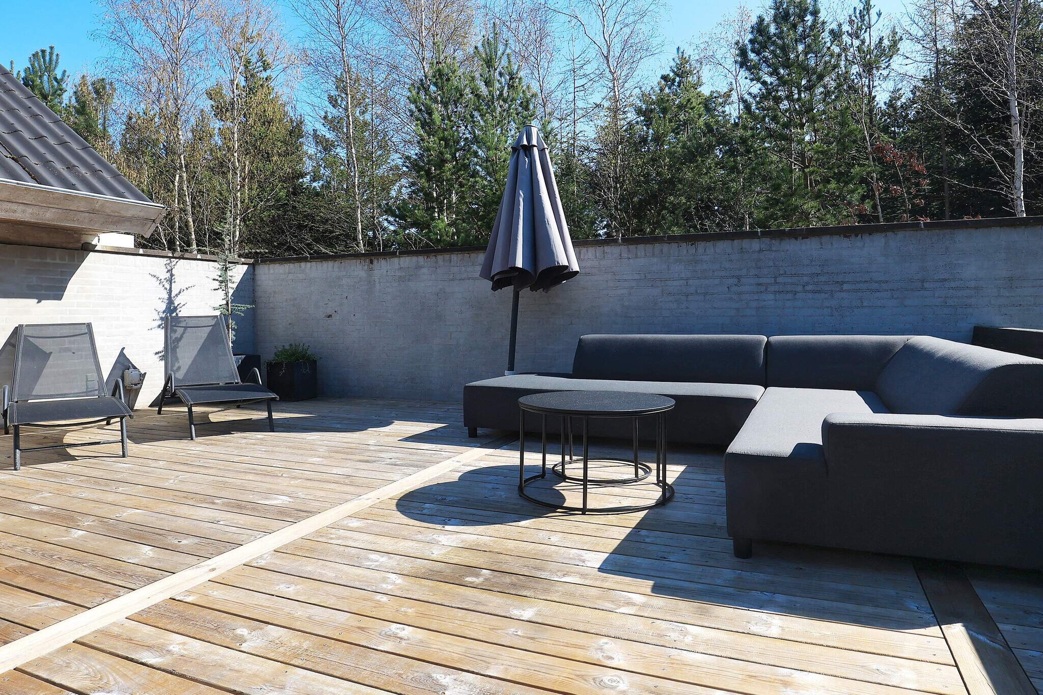 open kitchen(cooker(electric), hood, microwave, dishwasher, fridge, freezer(60-99L)), Living/bed room(TV(satellite, german television channels), fireplace, high chair, chromecast), bedroom(double bed), bedroom(double bed), bedroom(double bed), bathroom(tumble dryer, bathtub or shower, washbasin, toilet, washing machine), heating(electric), terrace, terrace(roofed), BBQ, table tennis table, table football, darts, billiards, air to air heatpump