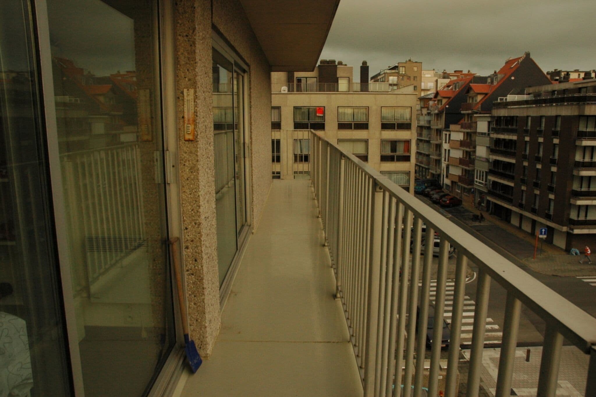 Zeer aangenaam mooi appartement in Nieuwpoort met een balkon van 16 m: zon 's avonds en 's ochtends