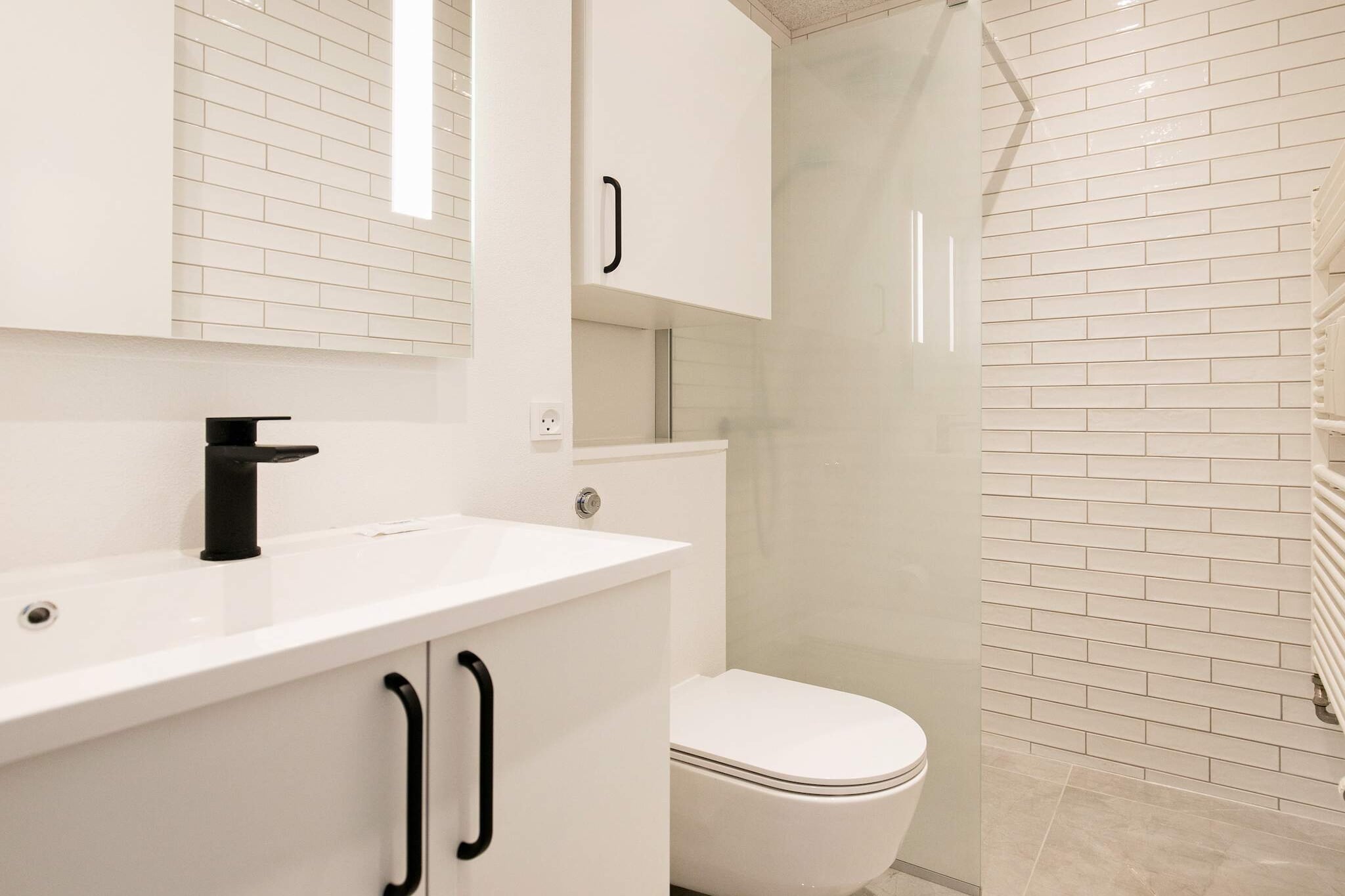 2½ room renovated,partially seaview - Binnen