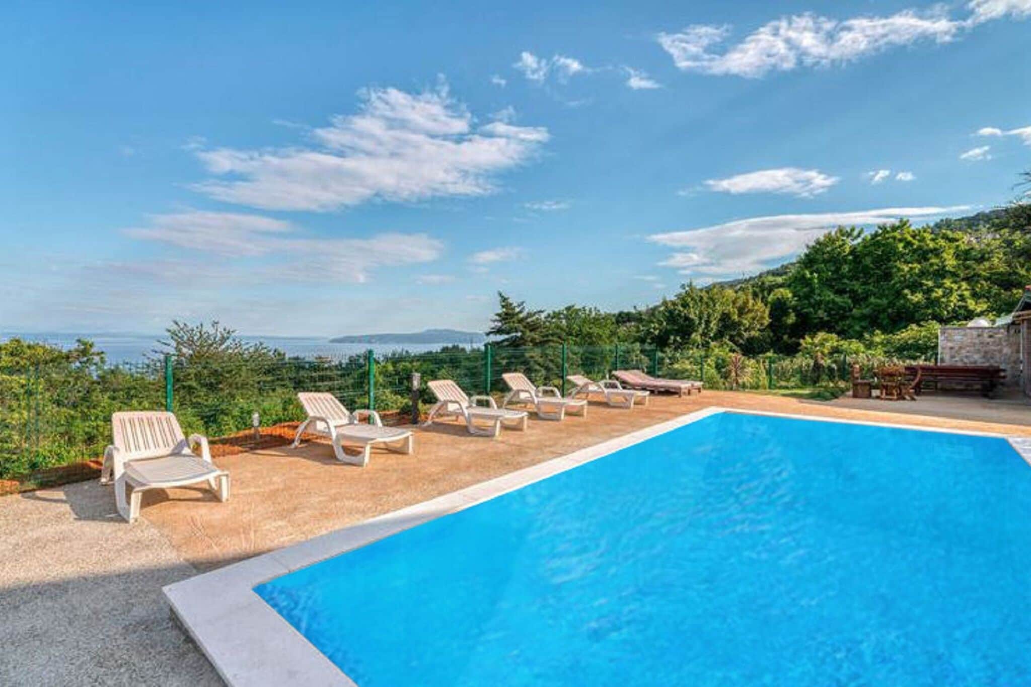 Elegantes Ferienhaus in Lovran mit Swimmingpool