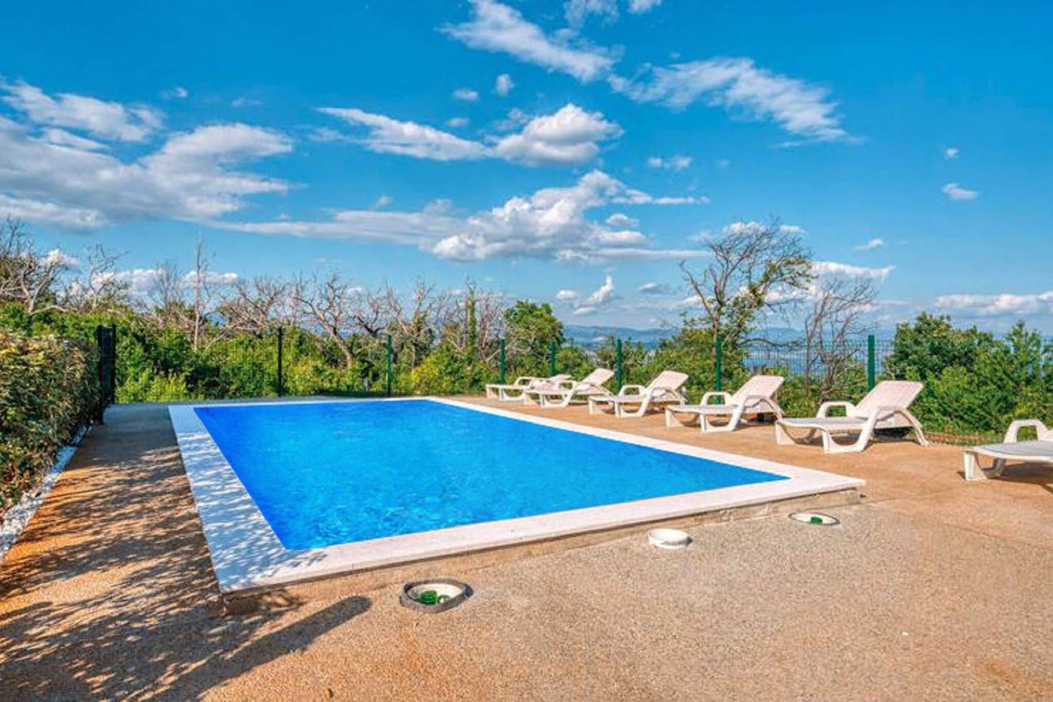 Élégante maison de vacances à Lovran avec piscine