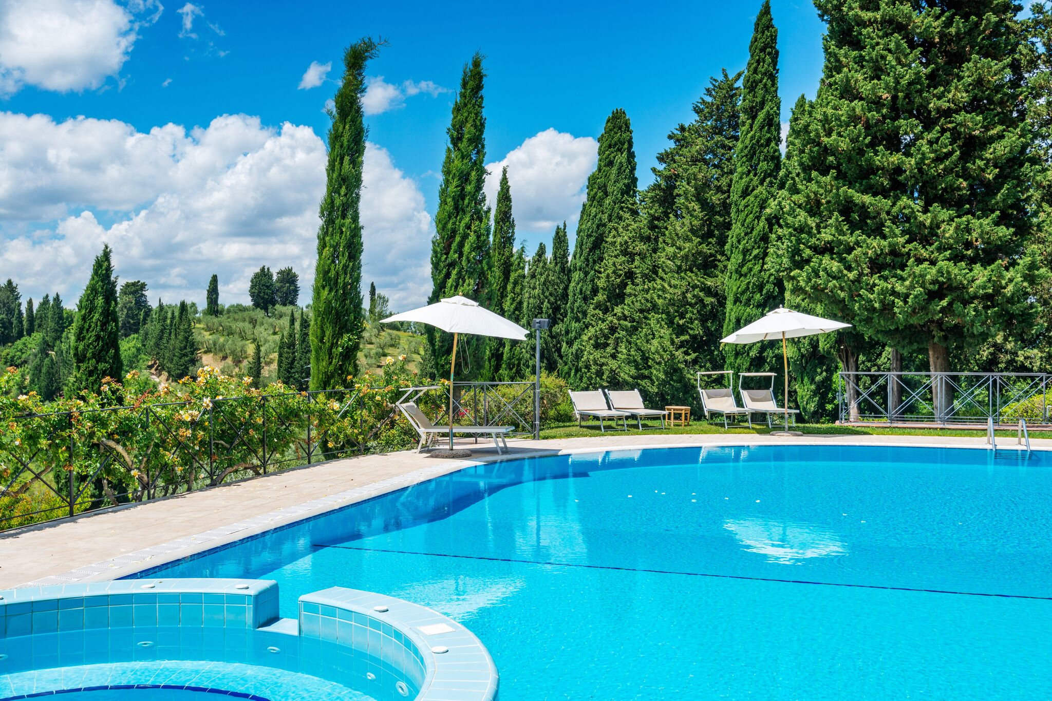 Talblick Apartment in San Miniato mit Schwimmbad