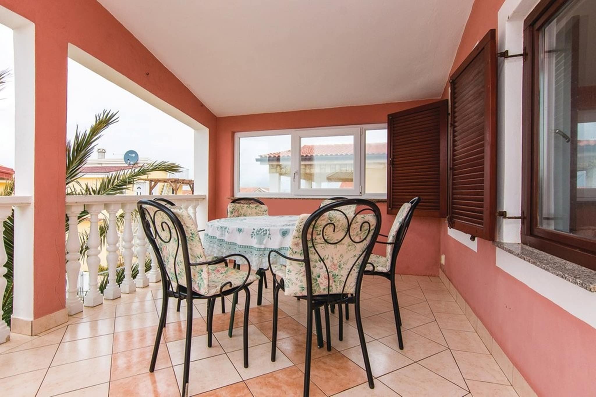 Spacious apartment Karolina - Terrasbalkon