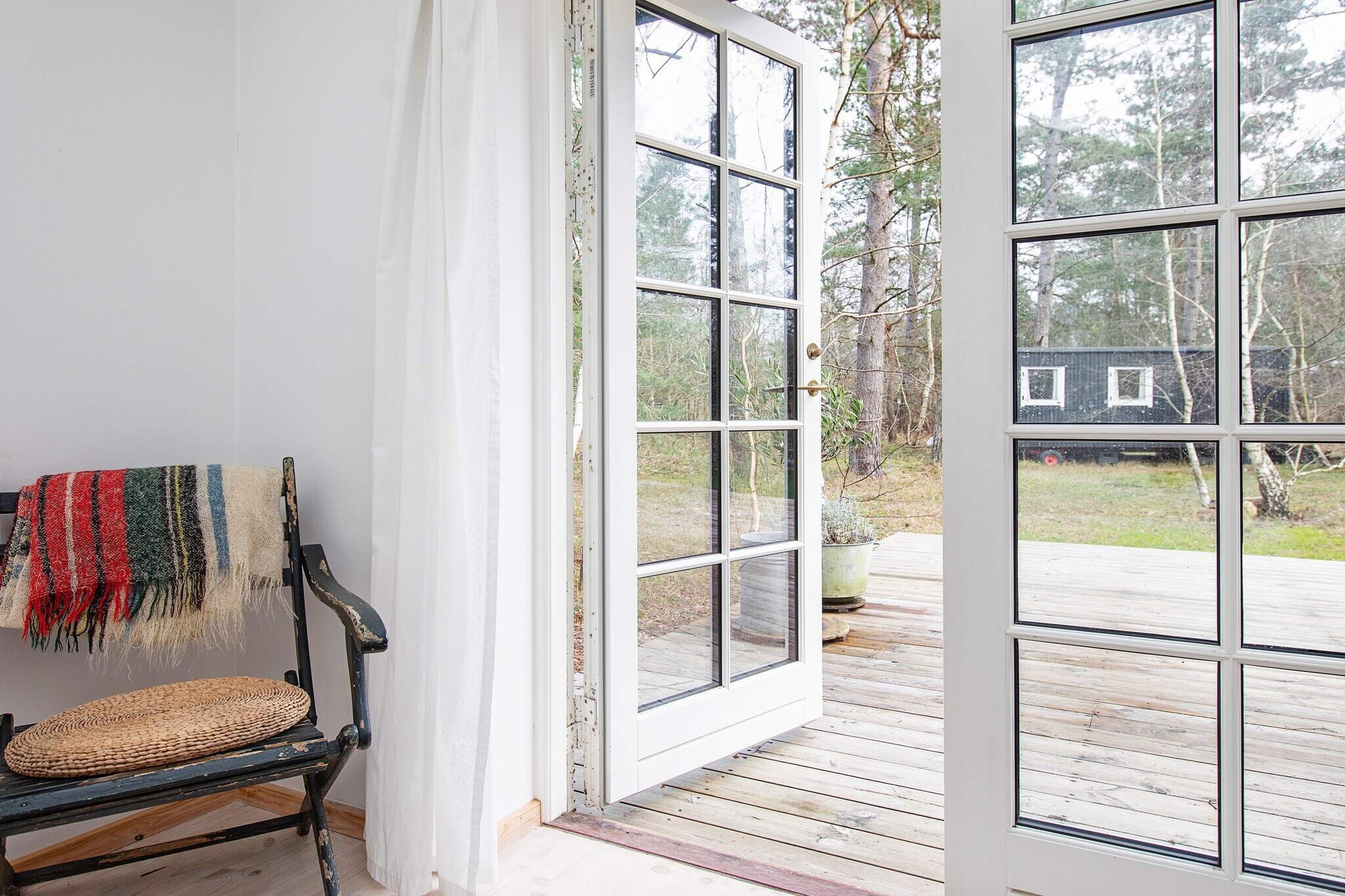 open kitchen(cooker(electric), hood, dishwasher, fridge-freezer), Living/bed room(2x single folding bed, TV, radio), bedroom(double bed), bedroom(2x single bed), bathroom(floor heating)(bathtub or shower, washbasin, toilet, washing machine), heating(electric), terrace, BBQ