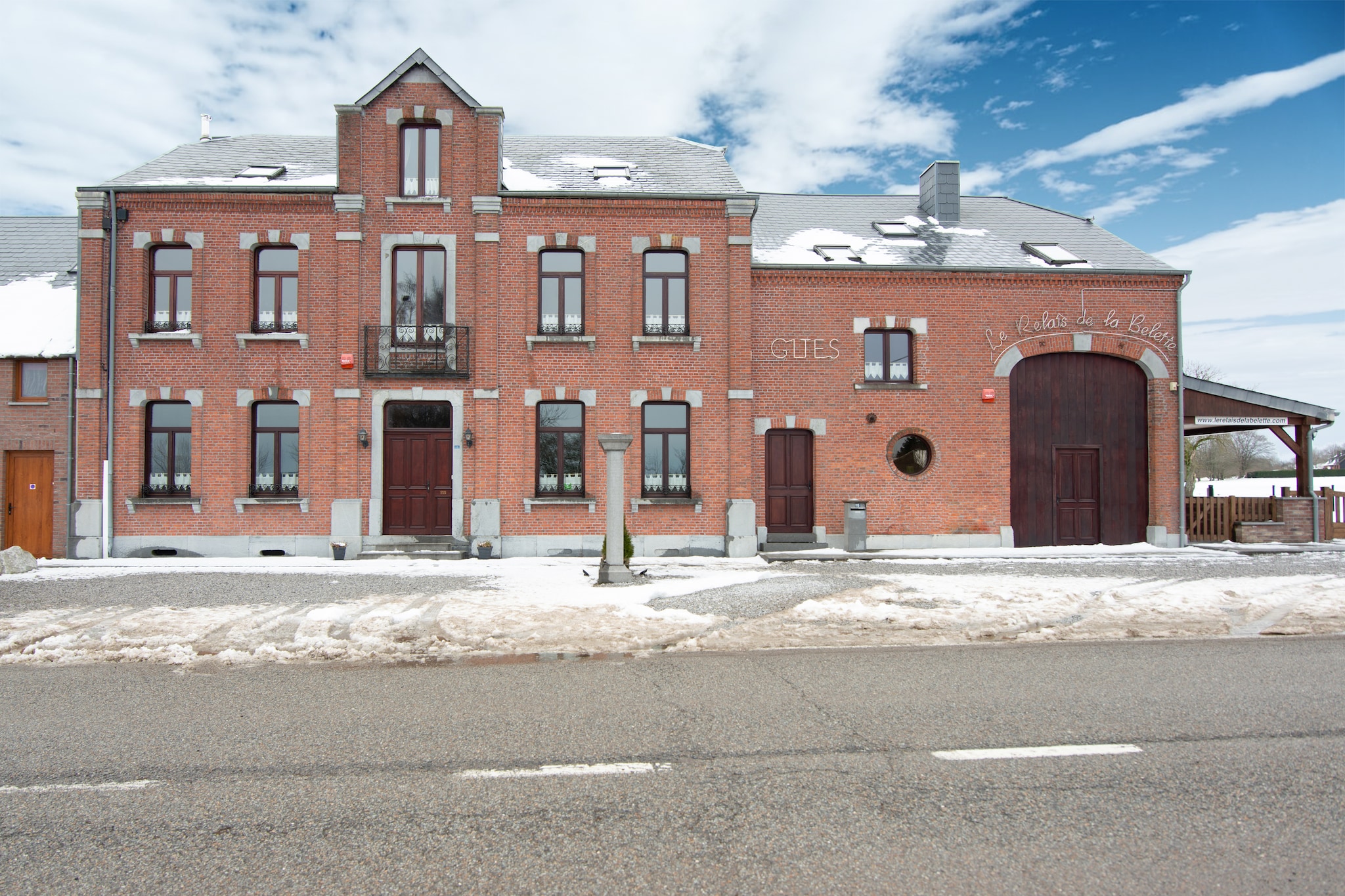 L'Ecureuil-Exterior winter