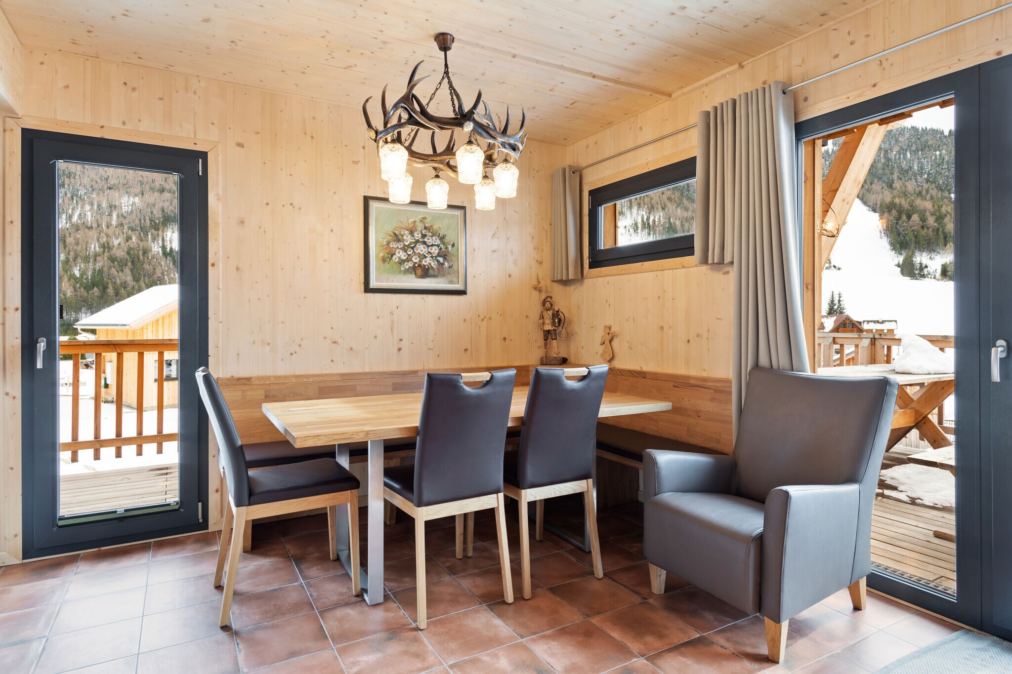 Beautiful detached wooden chalet in Hohentauern / Styria with bubble bath