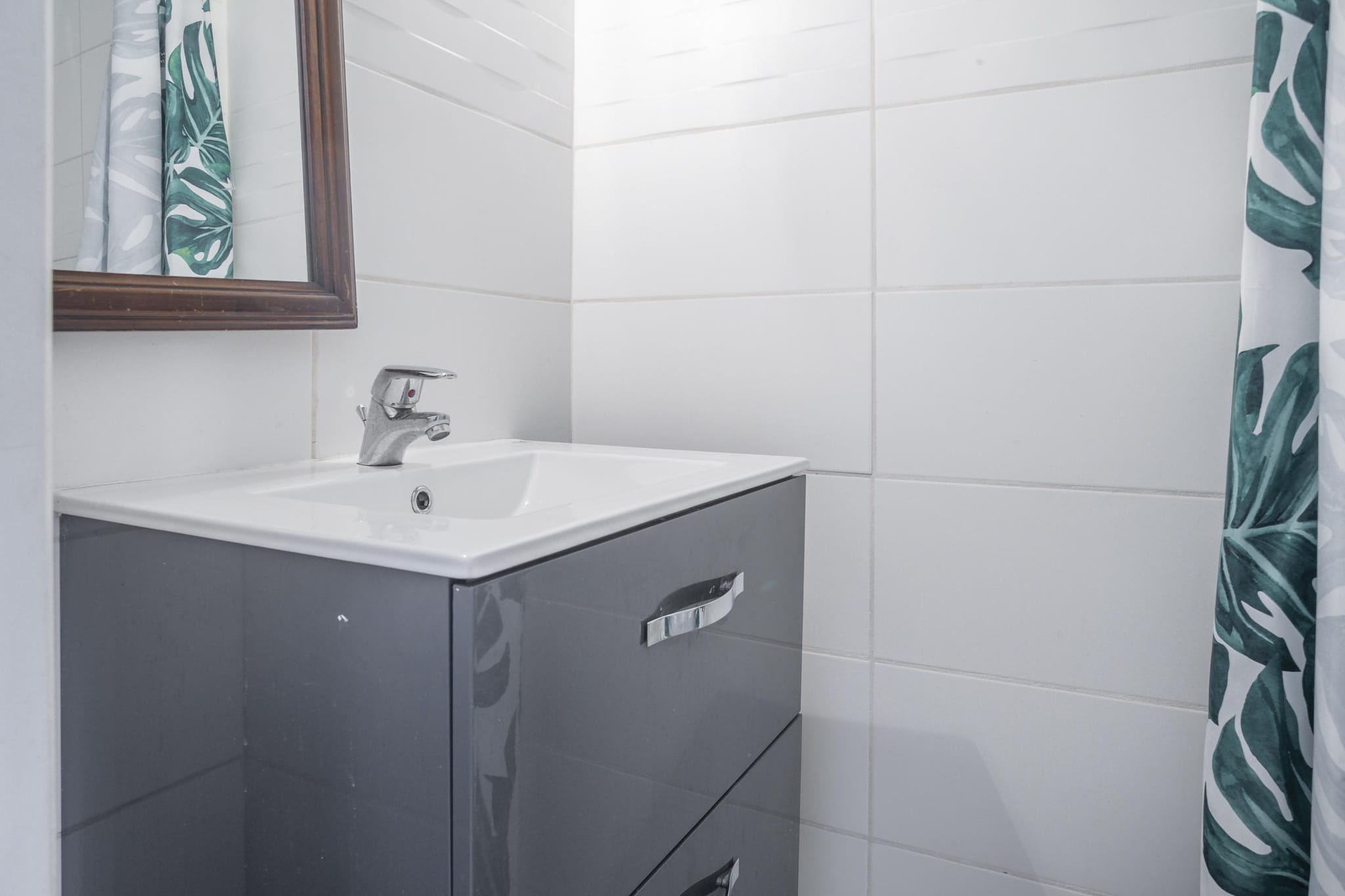 Komfortables Apartment in Belfort mit Terrasse-Badezimmer