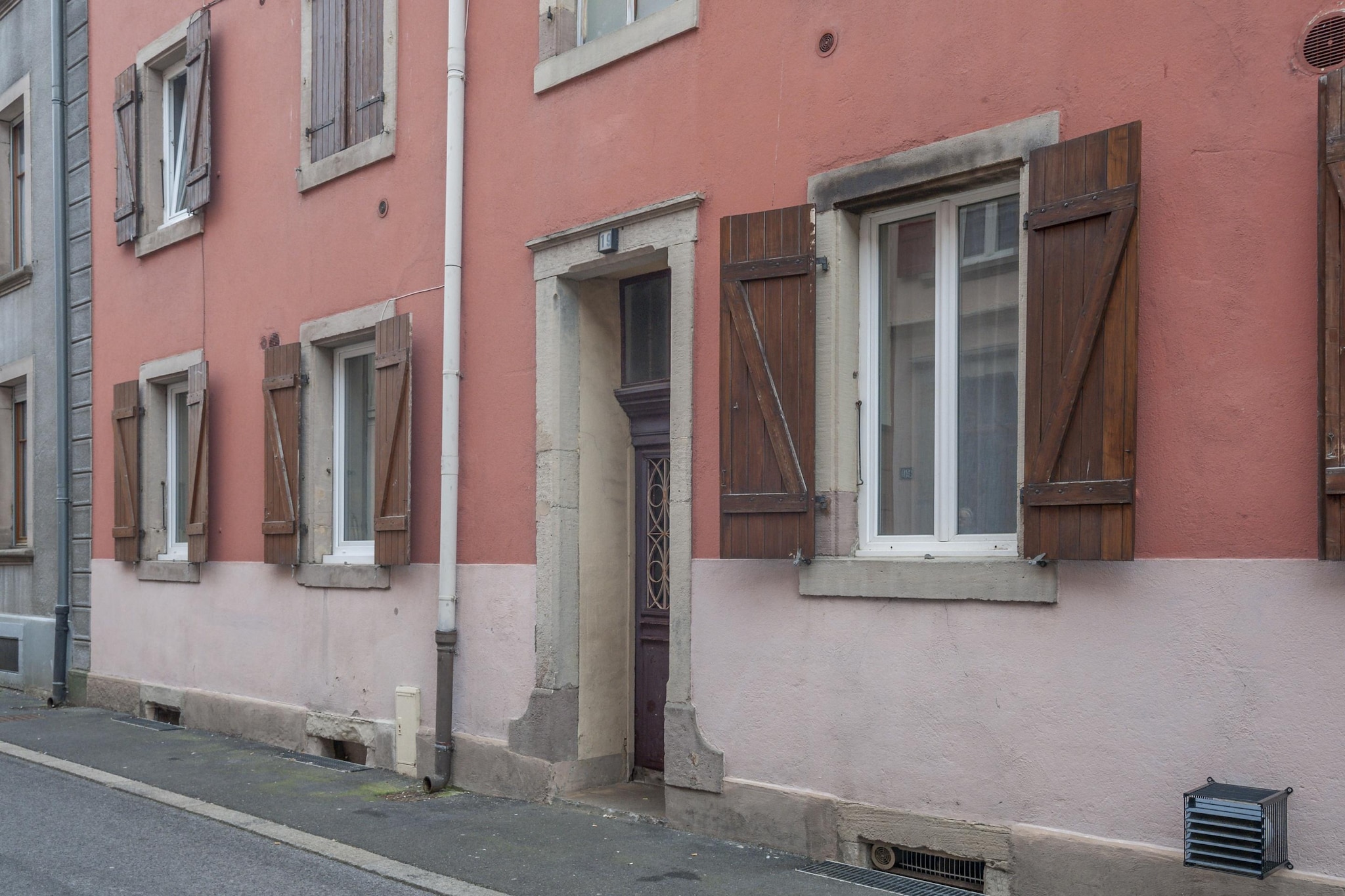 Komfortables Apartment in Belfort mit Terrasse-Außenbereich Sommer