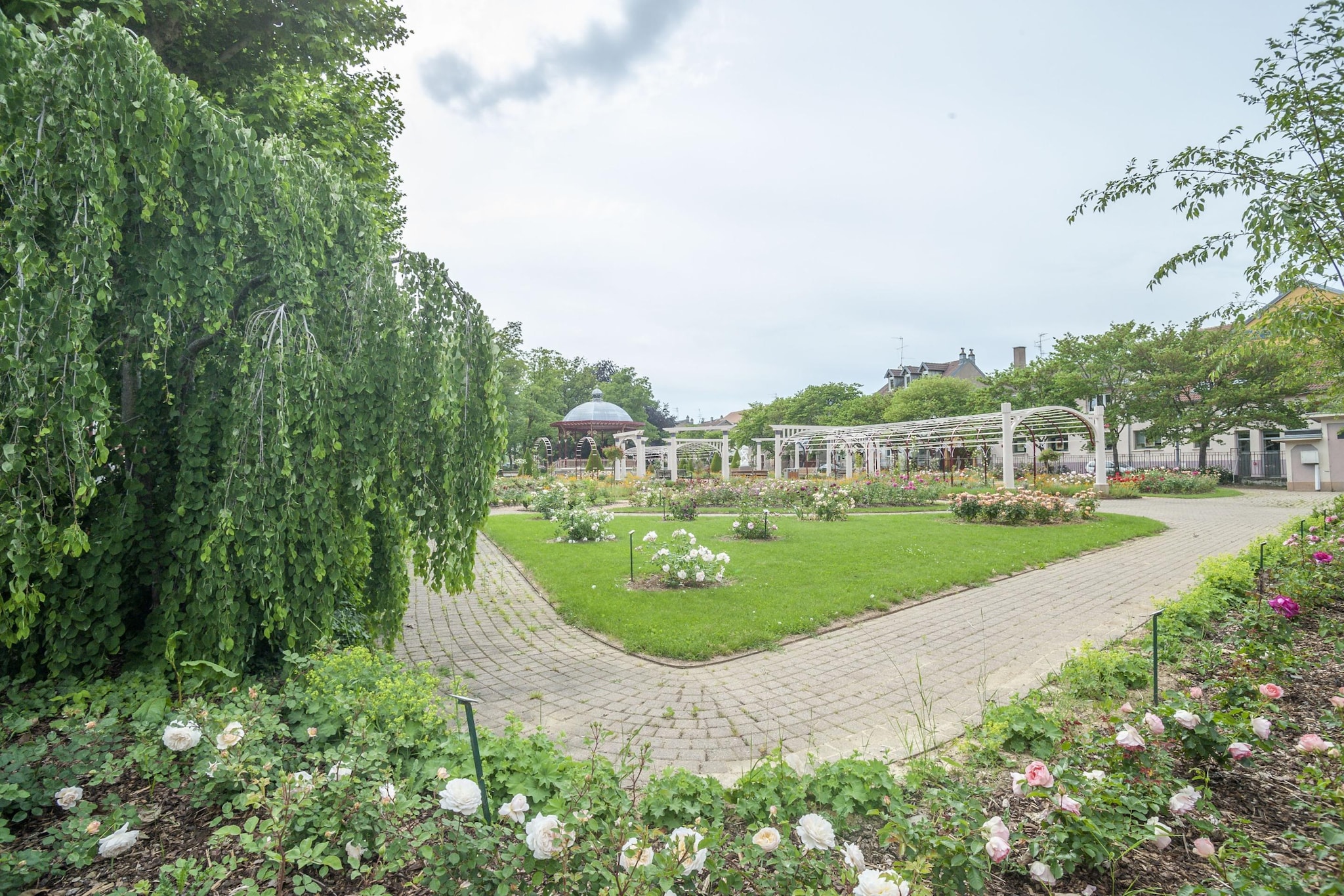 Komfortables Apartment in Belfort mit Terrasse-Gebiete Sommer 1 km