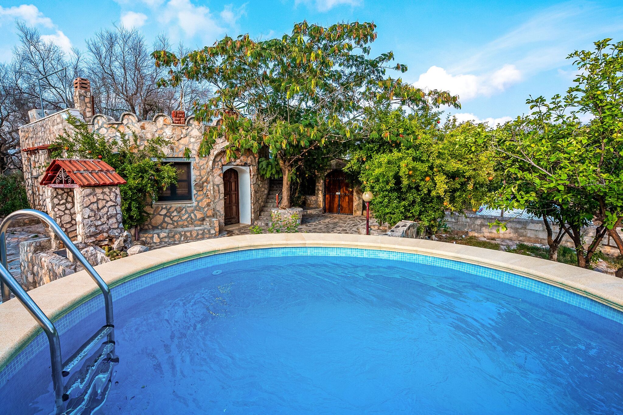 Authentiek vakantiehuis in Casarano met een zwembad