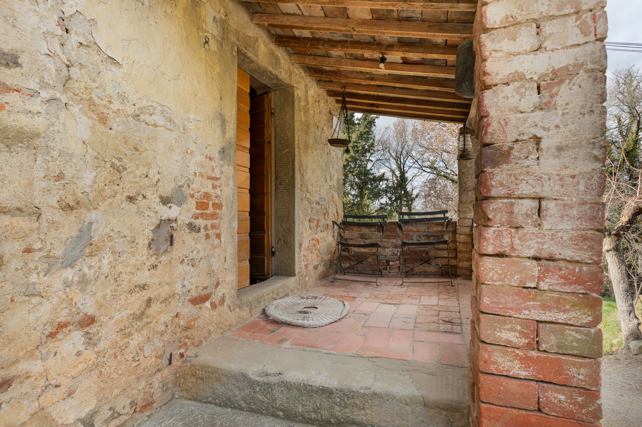 Rustic Holiday Home in Castigli on Fiorentino with Terrace