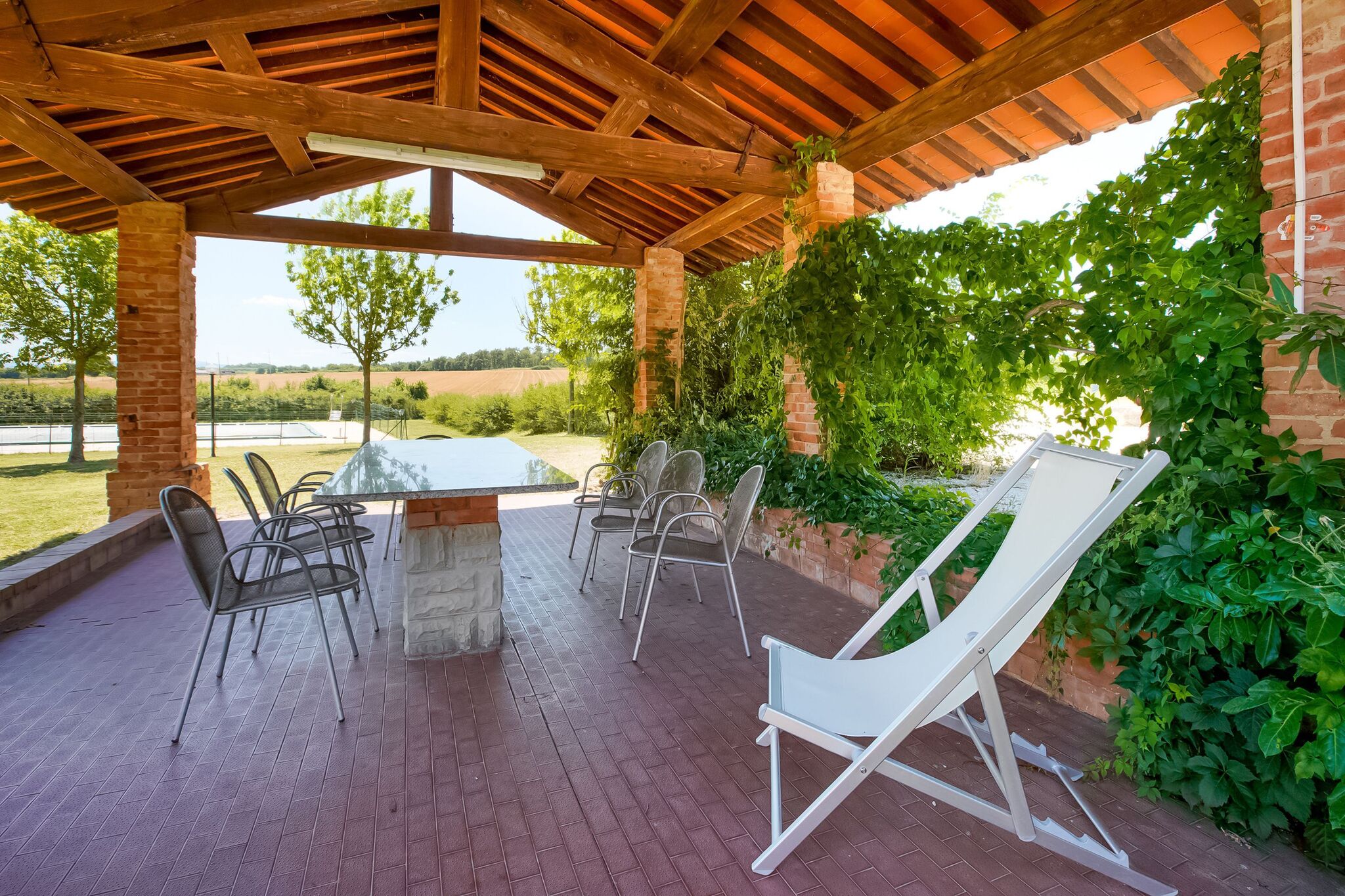 Alluring Holiday Home in Castiglione del Lago with Pool