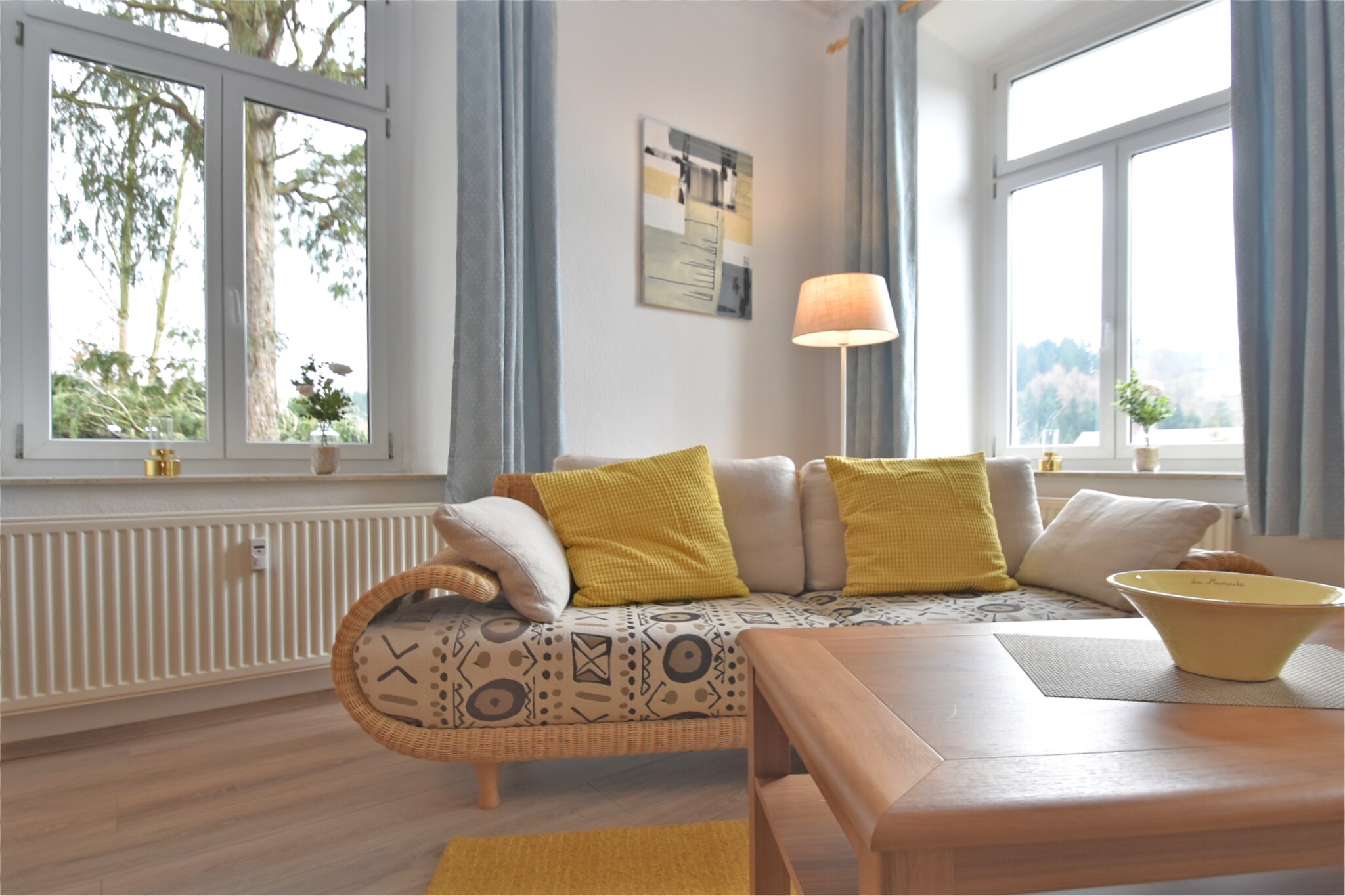 Ground floor: (Living room(single sofa bed, TV(cable, flatscreen), dining table, stereo unit), Living room(single sofa bed, TV(cable, flatscreen)), Kitchen(electric kettle, toaster, cooker(ceramic, electric), coffee machine(filter), oven, microwave, dishwasher, fridge-freezer), Kitchen(dining table, electric kettle, toaster, cooker(ceramic, electric), coffee machine, oven, microwave, dishwasher, fridge-freezer), Kitchen(dining table, cooker(ceramic, electric), coffee machine(filter), oven, dishwasher, fridge-freezer), Living/diningroom(TV(cable, flatscreen), stereo unit), bedroom(double bed), bedroom(double bed), bedroom(double bed(180 x 200 cm)), bedroom(bunk bed), bathroom(shower, washbasin, toilet, hairdryer), bathroom(shower, washbasin, toilet, hairdryer), bathroom(shower, washbasin, toilet), Landing, Landing, Landing)\n\ncot, heating(central), terrace(shared with other guests), garden(shared with other guests, partially fenced), garden furniture, parking, high chair(on request), party games, Garden shed