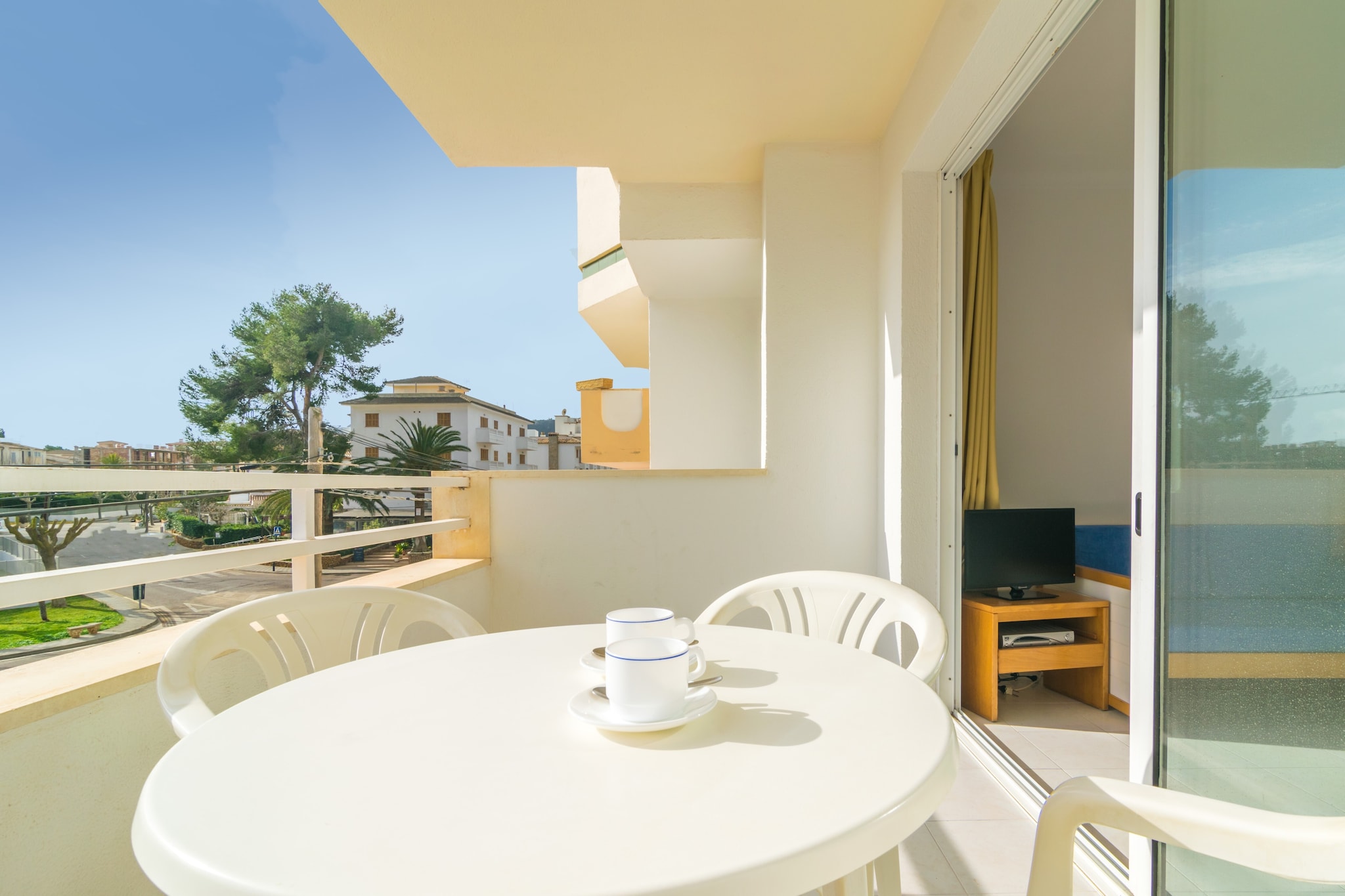 Kitchen(cooker, coffee machine, microwave), bedroom(2x single bed), bedroom(single bed, single bed), bathroom, single sofa bed, fridge-freezer, shower, washbasin, toilet, balcony or terrace, air conditioning, air conditioning, children\'s bed, high chair