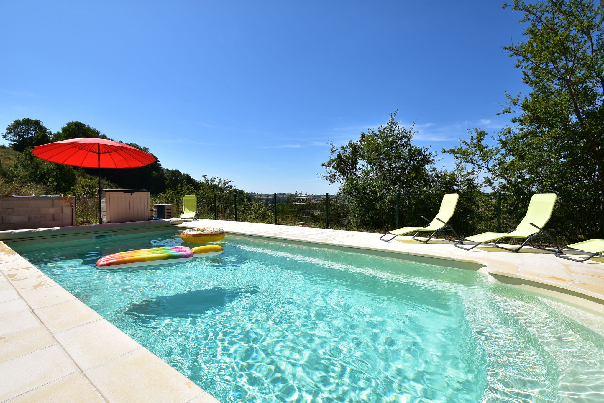 Le Bon Sentiment : Séduisante maison de vacances à Cuzy avec piscine