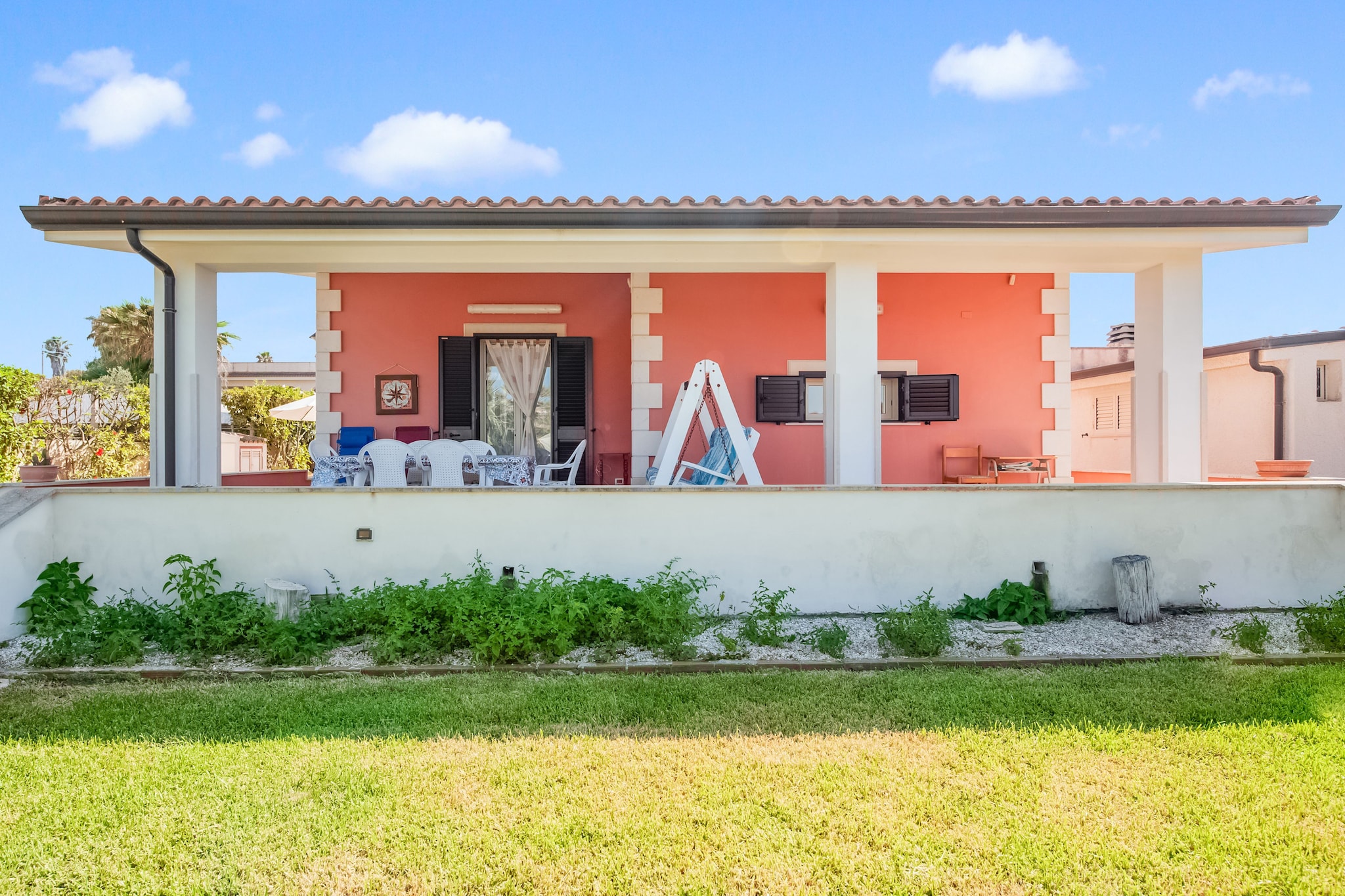 This fine holiday home at only 500 m from the Riserva di Vendicari has it all. The structure has been renovated respecting the typical style of the area and equipped with all the comforts. 4 bedrooms can host 10 people here.
Schedule beautiful days at the beach and organizing day trips where you will enjoy beautiful, historical and gastronomic itineraries. With Avola 21 km away in the province of Syracuse and a little further is the pearl of the south-east of the island, Baroque city and Ortigia Island. With its glorious history, this place cannot be missed. Refined urban centers and archaeological sites in perfect contrast with the modern streets of shops and restaurants. The tidy beaches and the surreal waters and exquisite backdrop paints a pretty picture.
This home offers three large terraces where it is possible to enjoy delicious meals al fresco. In the garden, there is a BBQ to add to your delight. Sun-loungers, pool, air-conditioning will add to your delight.