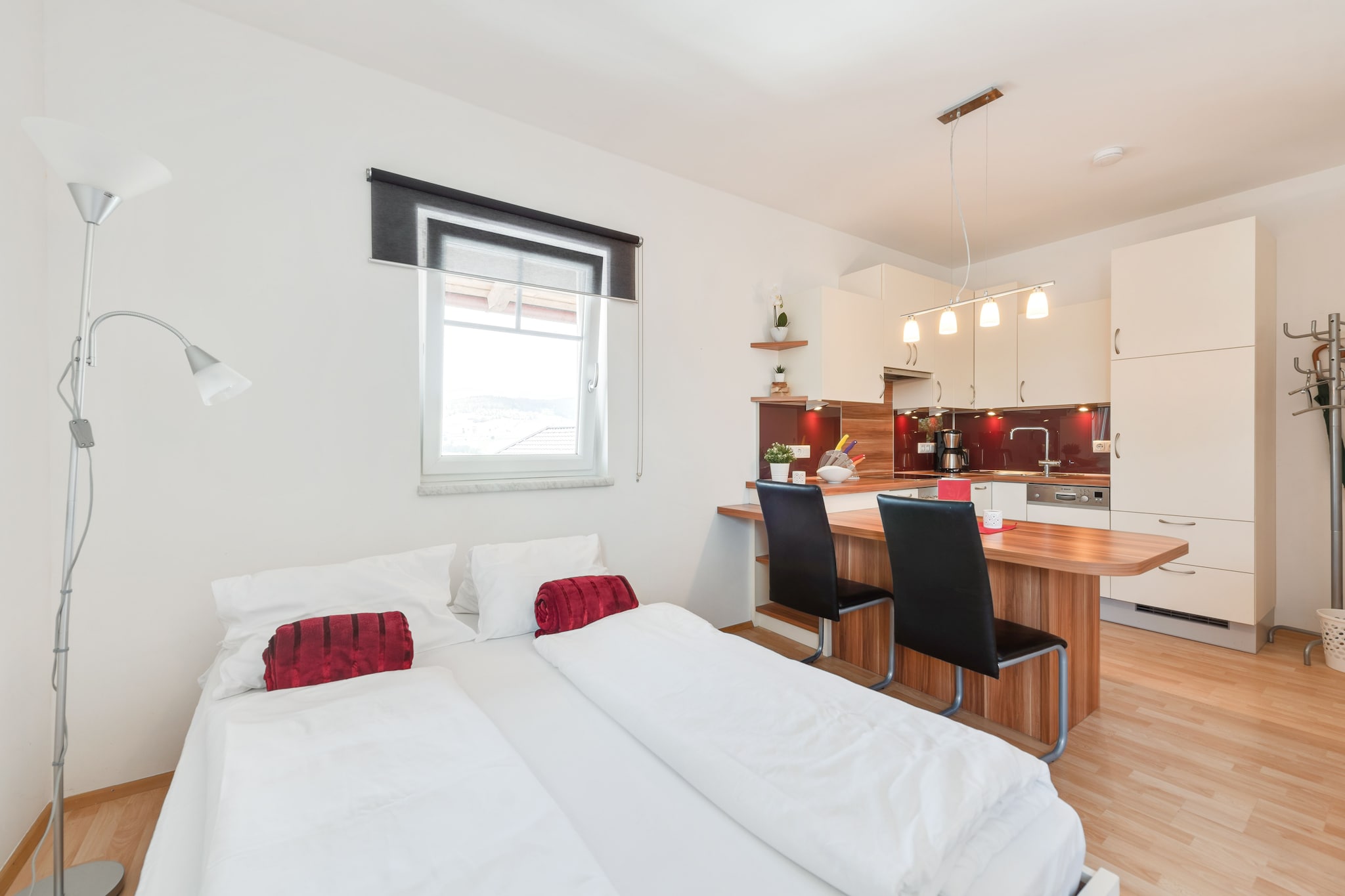 This well-ventilated apartment makes for an awesome romantic escapade for 2 love birds looking to vacation in a peaceful setting. With 1 living/bedroom, it features a large, furnished terrace where you can enjoy a candlelit dinner under the stars with your significant other over a glass of wine. There is a TV in the bedroom and free WiFi is available throughout the home.

Supermarkets lie within 1 km while restaurants lie 3-4 km away. Heimathaus museum is a stroll away. A jazz club (Jazzatelier Ulrichsberg Verein zur FÃ¶rderung u Verbreitung zeitgenÃ¶ssischer Kunst) is only 0.3 km away where you can go to enjoy some good live music. Sportanlage is 1 km away where you can watch various kinds of matches. Aussichtsturm Alpenblick is a lovely observation deck which lets you catch a glimpse of the entire hill country. Moldaublick at 9 km is a popular hill station.
The open-kitchen is fully-equipped and there is a washing machine available in the bathroom.

Blue Danube Airport is 72 km away.