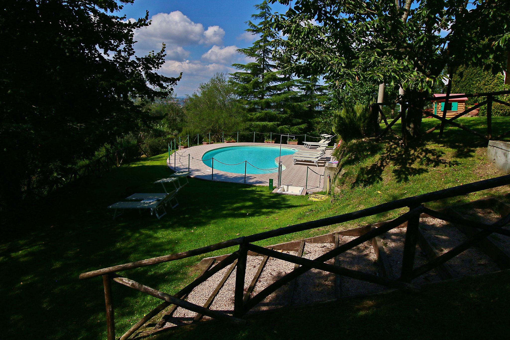 Landelijk appartement in Torgiano met een gedeeld zwembad