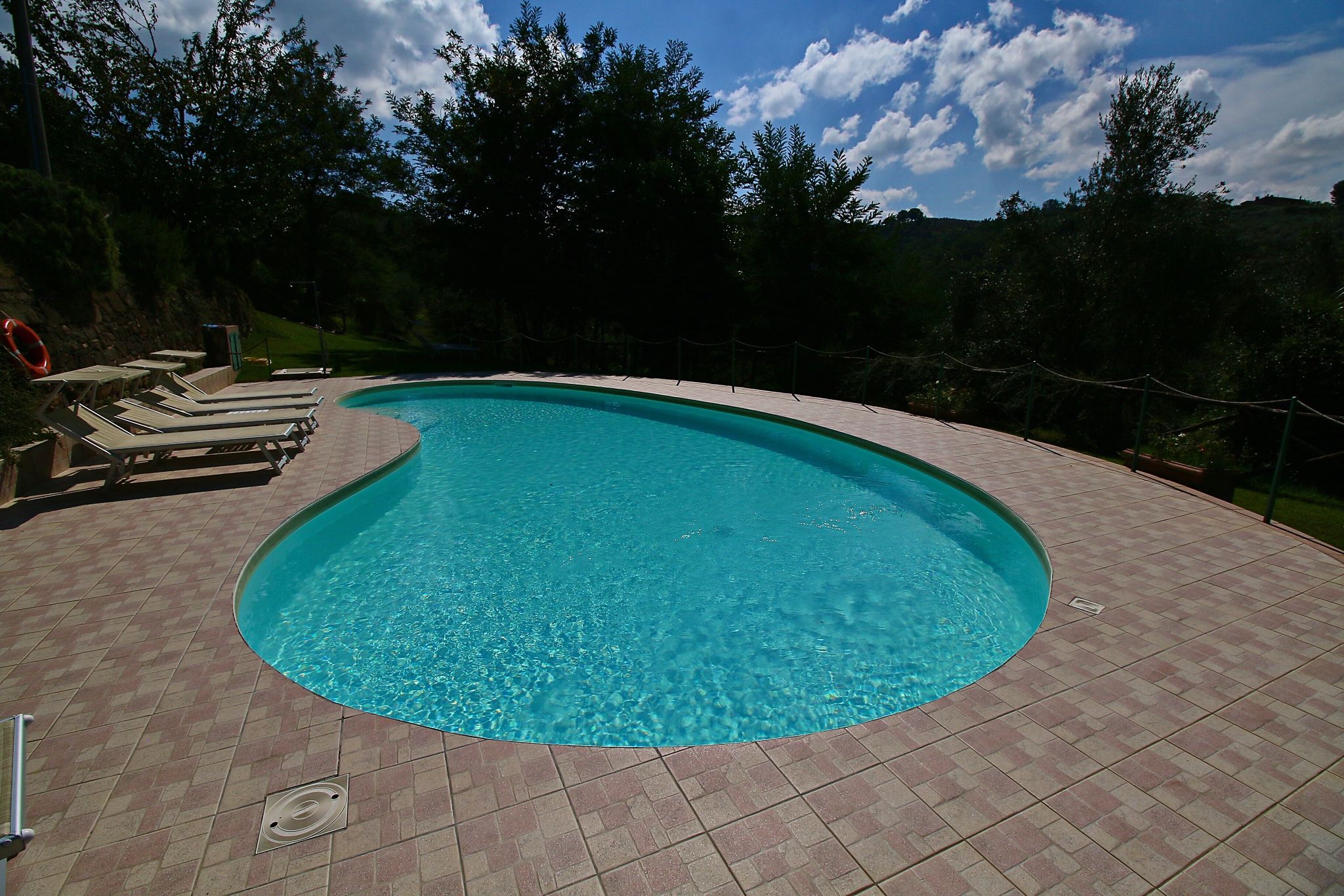 Landelijk appartement in Torgiano met een gedeeld zwembad