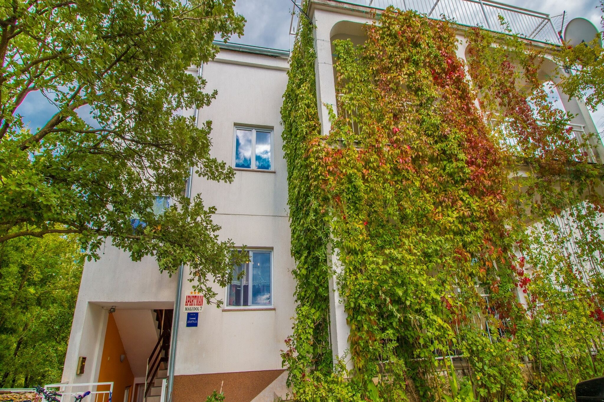 Fijn appartement in Jadranovo met 2 terrassenFijn appartement in Jadranovo met 2