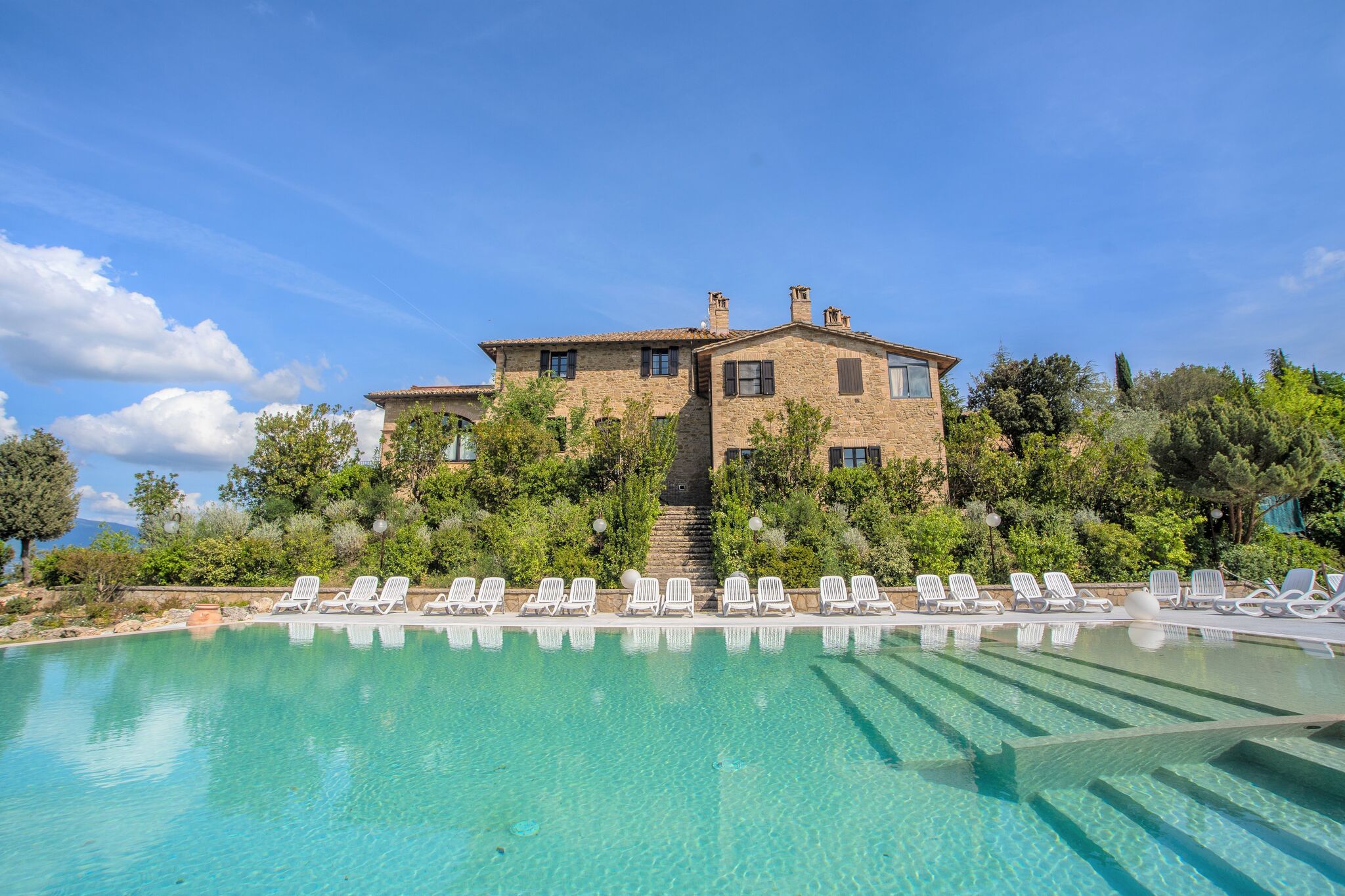 Mooi appartement in Passaggio di Bettona met zwembad