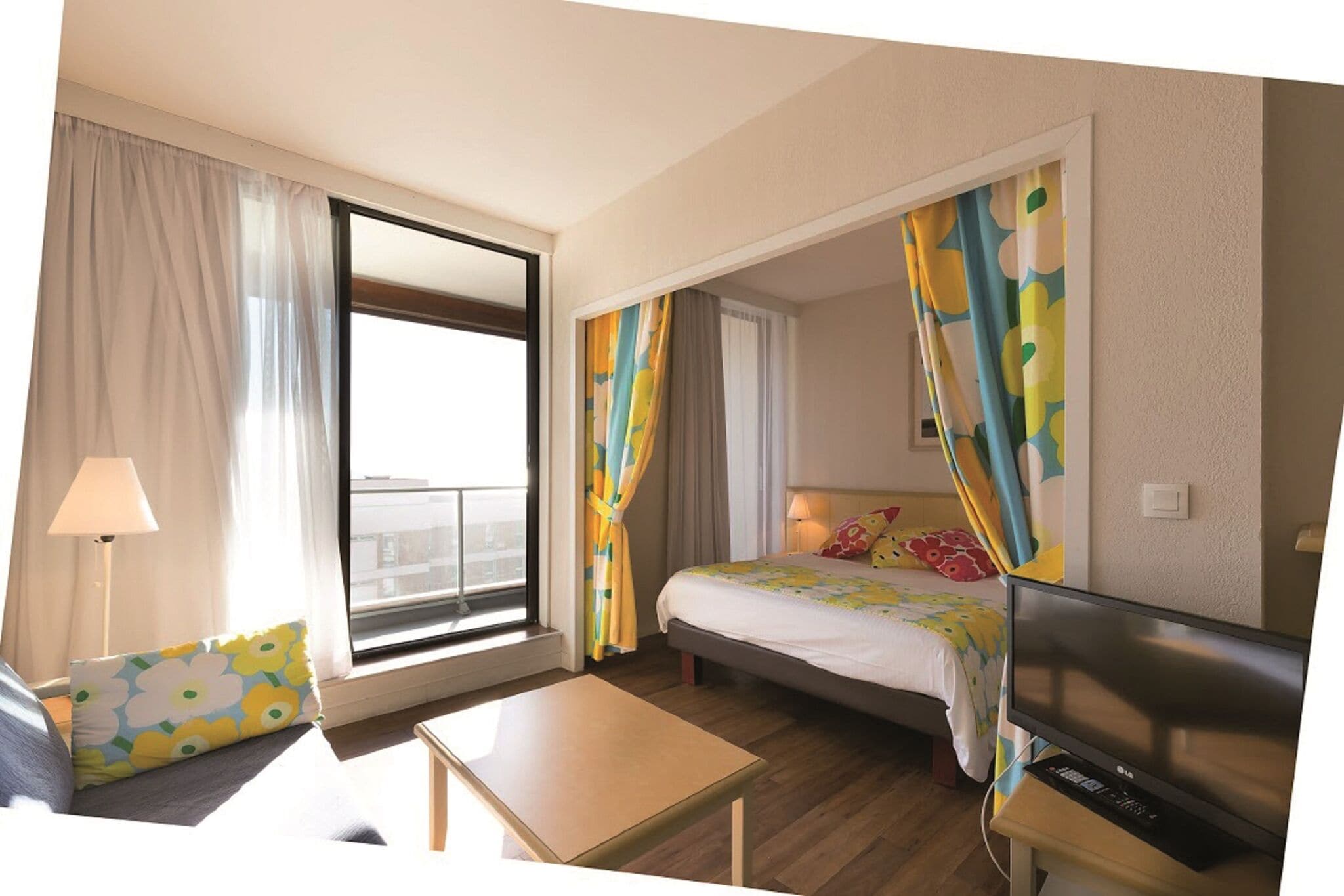 Appartement avec balcon, situé dans la station balnéaire de Biarritz