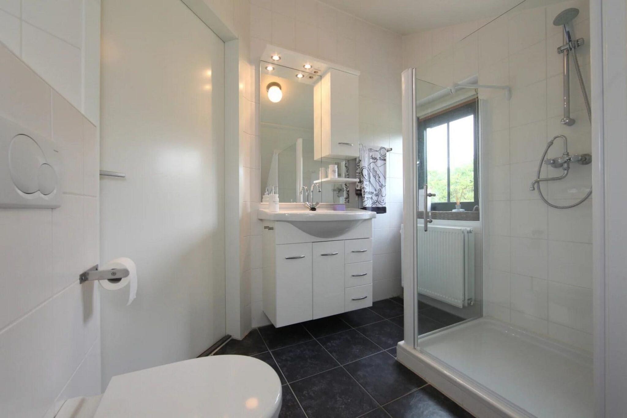Koningshoeve 4 people with 3 bedrooms - Bathroom